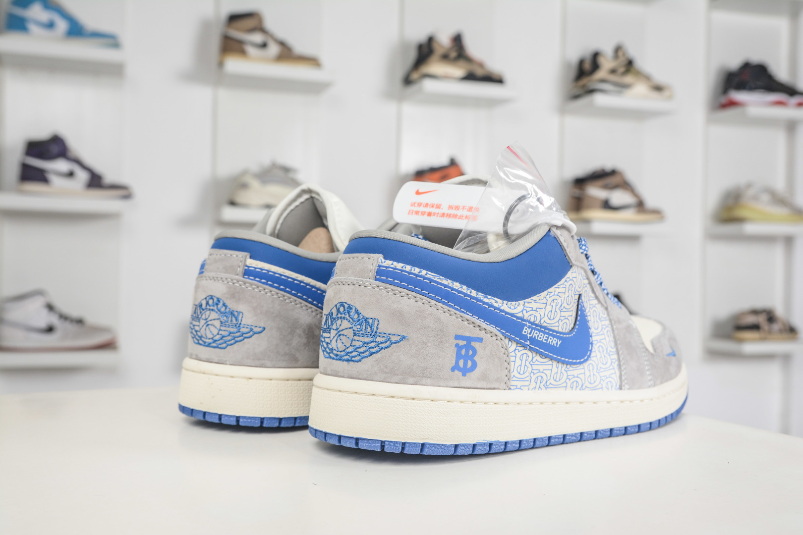 Air Jordan 1 Retro Low x Burberry 巴宝莉联名-白灰蓝 LD8888-016