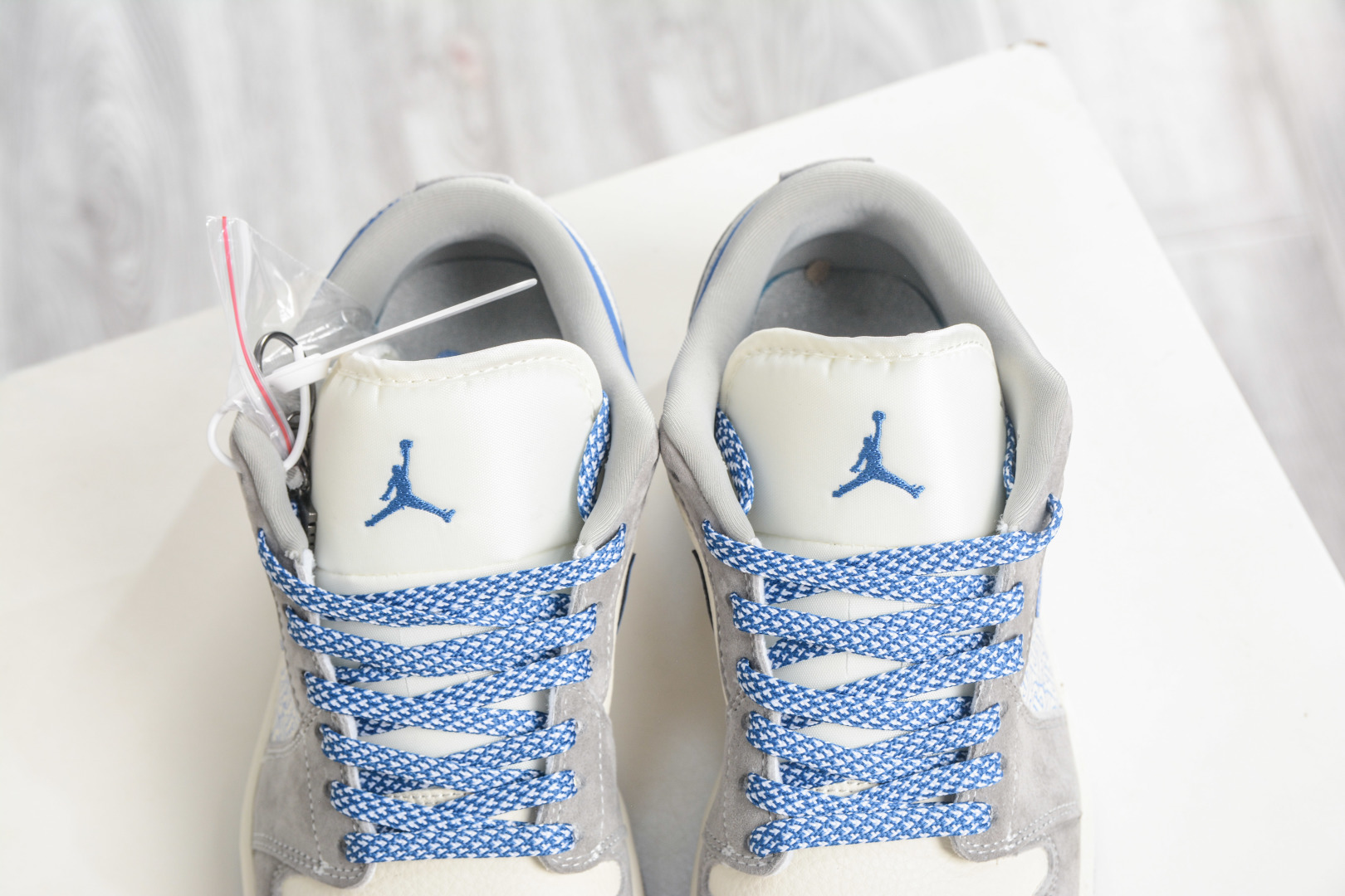 Air Jordan 1 Retro Low x Burberry 巴宝莉联名-白灰蓝 LD8888-016