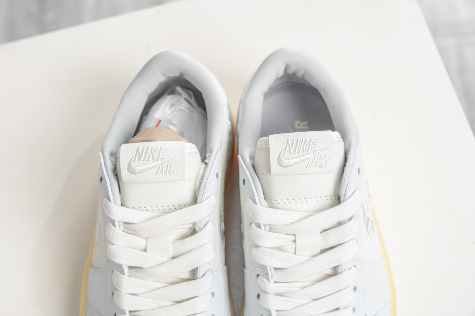 Air Jordan 1 Low ”Floral Swoosh” AJ1 乔1花朵刺绣 AJ1 低帮休闲板鞋 IF4391-100
