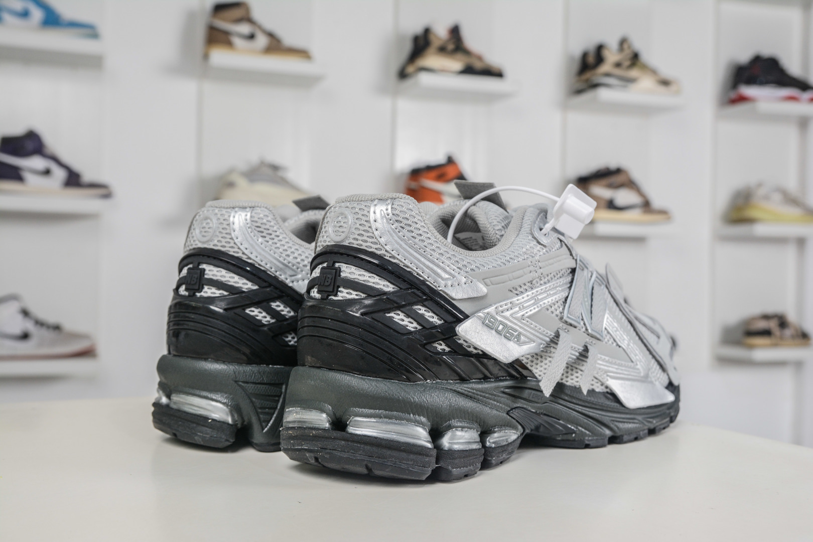 190 T版New Balance M1906系列 NB新百伦系列复古老爹风休闲运动慢跑鞋 U1906AAF-Chinese UA Cheap High Quatity Brand Clothes Bags handbags Sneakers wholesale wholesaler seller from China Factory suppliers Fashion Clothing Shoes best Quality Beautiful Price 190 T版New Balance M1906系列 NB新百伦系列复古老爹风休闲运动慢跑鞋 U1906AAF