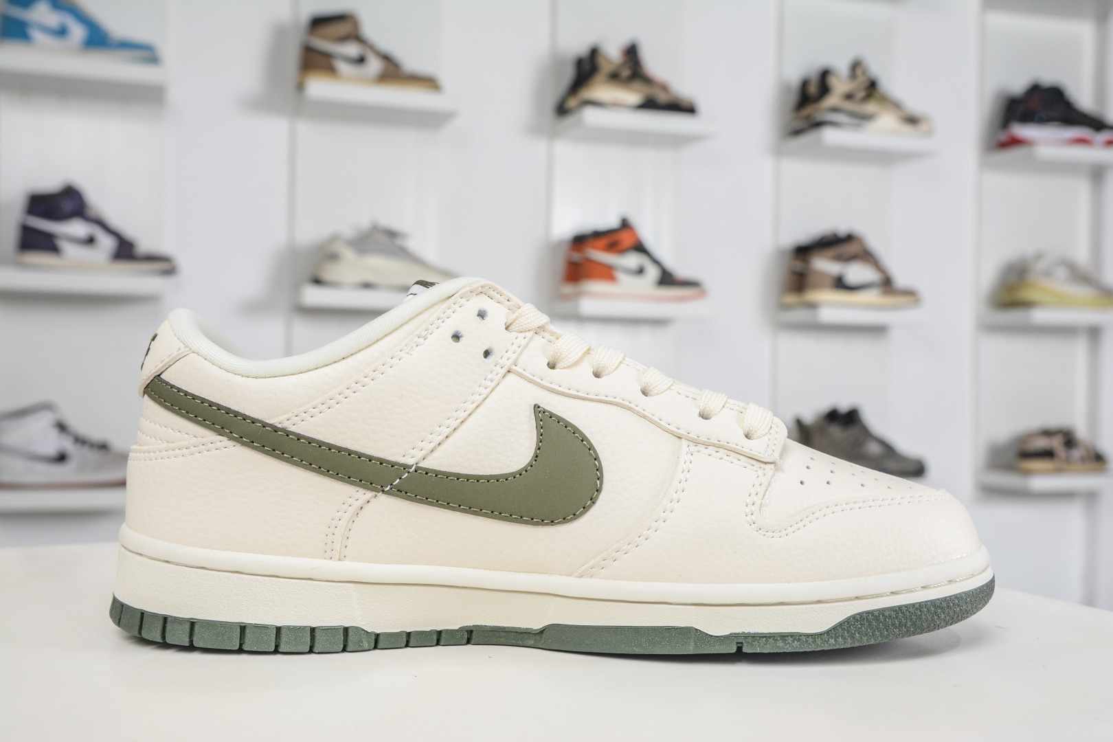270 Nike SB DUNK Low 鬼脸涂鸦 米白军绿 TX1688-024