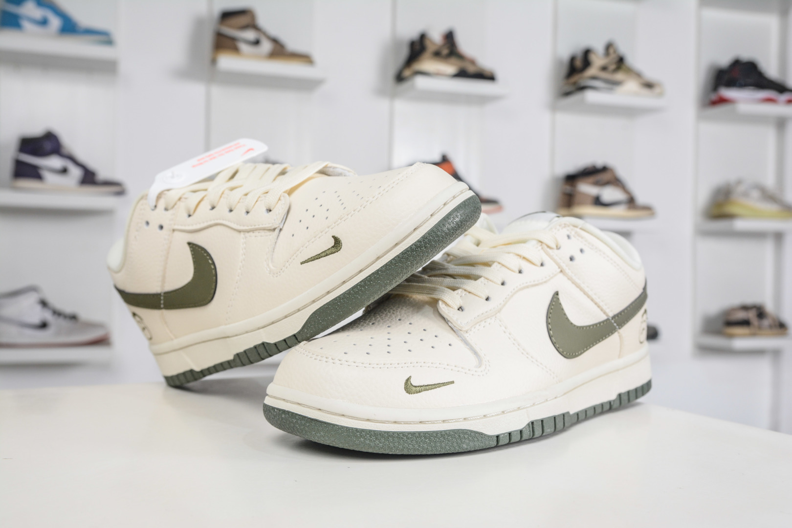 270 Nike SB DUNK Low 鬼脸涂鸦 米白军绿 TX1688-024