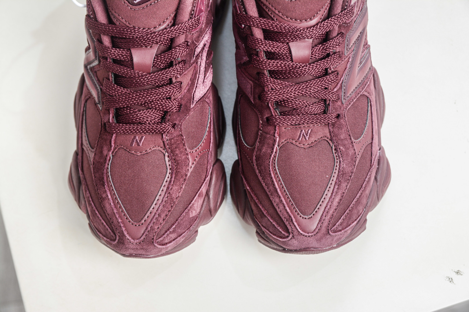 210 T版新百伦New Balance NB9060 酒红色 U9060Z-Chinese UA Cheap High Quatity Brand Clothes Bags handbags Sneakers wholesale wholesaler seller from China Factory suppliers Fashion Clothing Shoes best Quality Beautiful Price 210 T版新百伦New Balance NB9060 酒红色 U9060Z