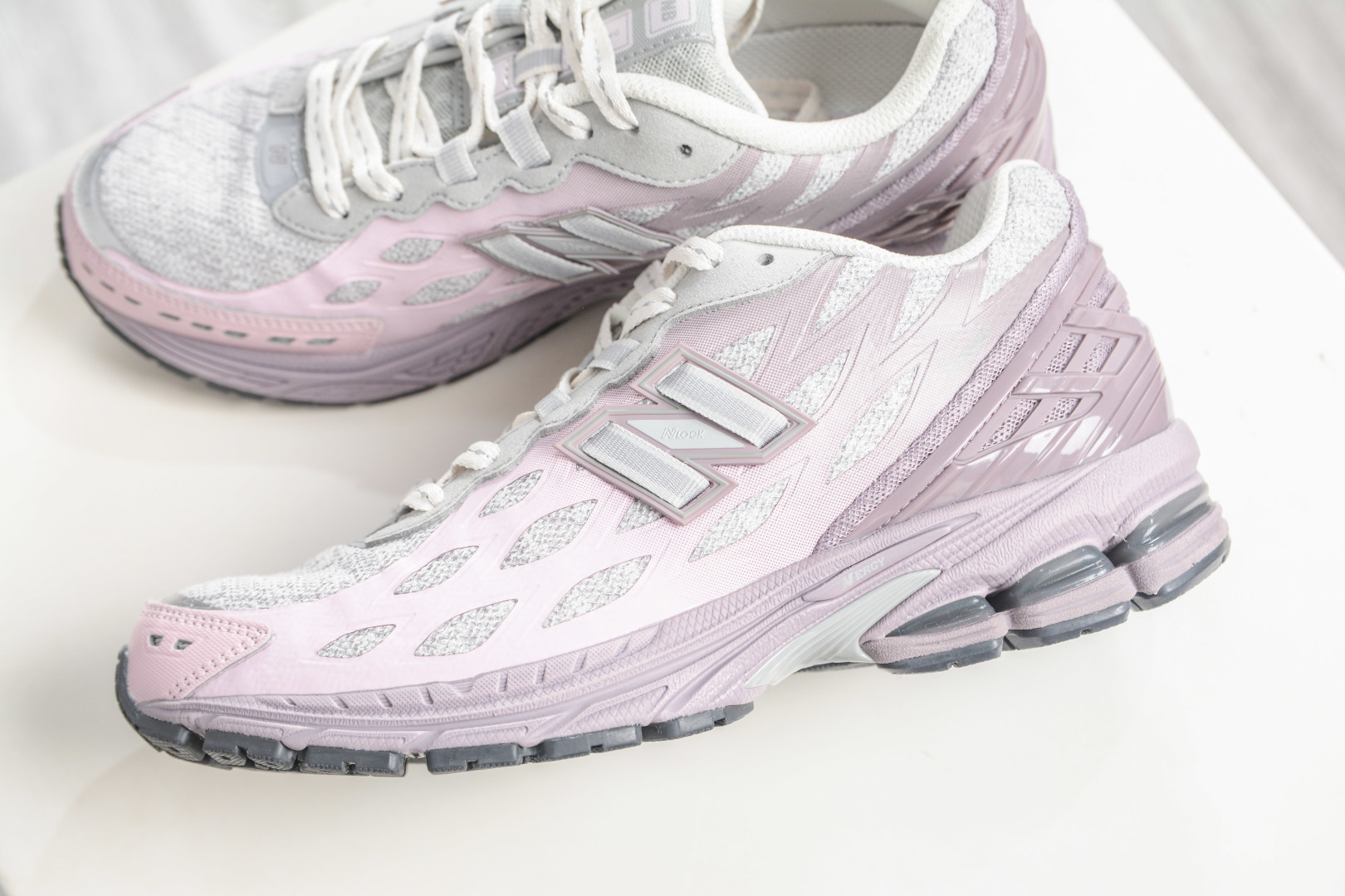 190 T版New Balance M1906系列 NB新百伦系列复古老爹风休闲运动慢跑鞋 U1906WFA