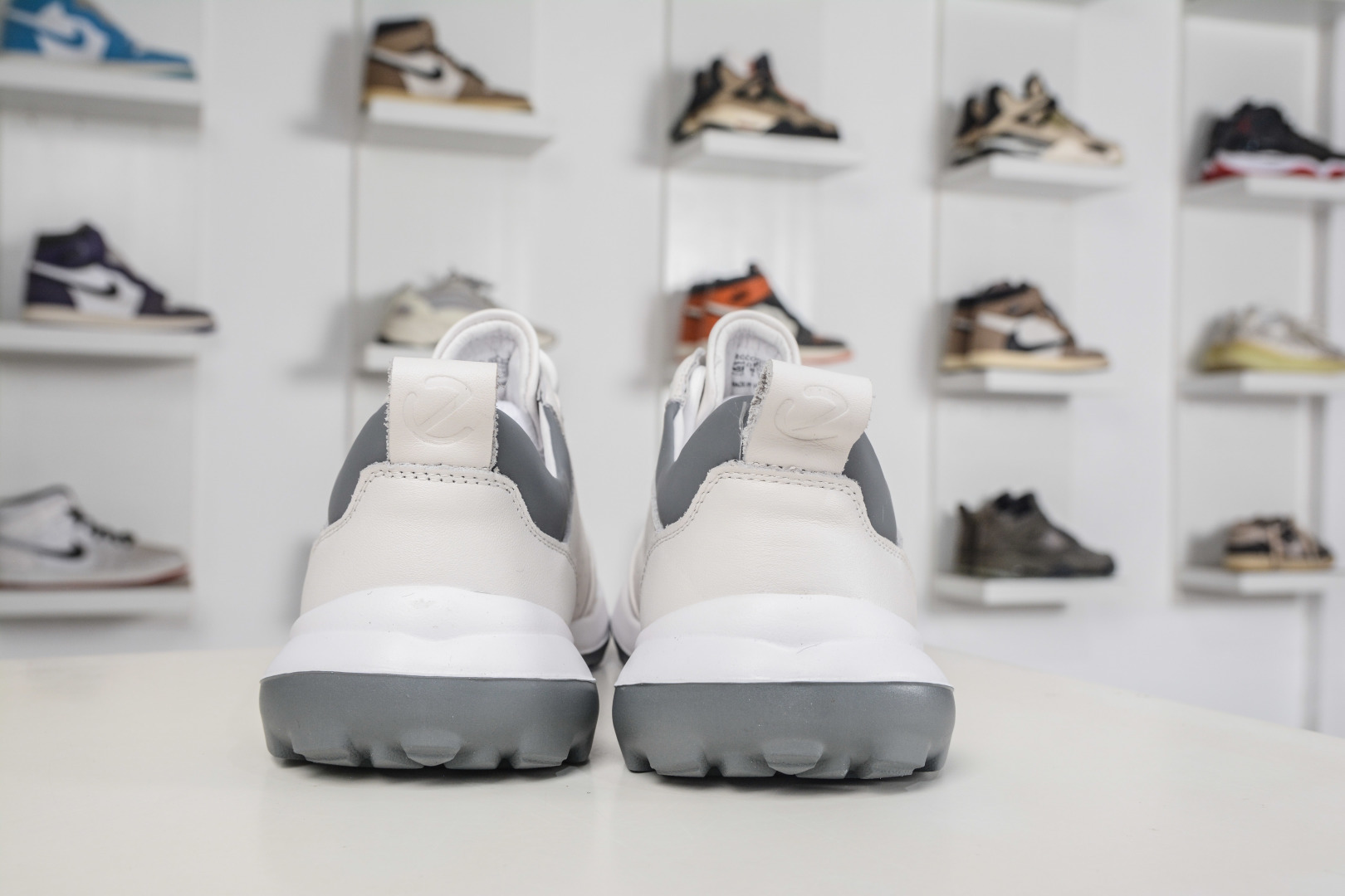 300 ECCO爱步新款户外鞋 缓震耐磨越野跑鞋男健步BIOMC系列 870909-010