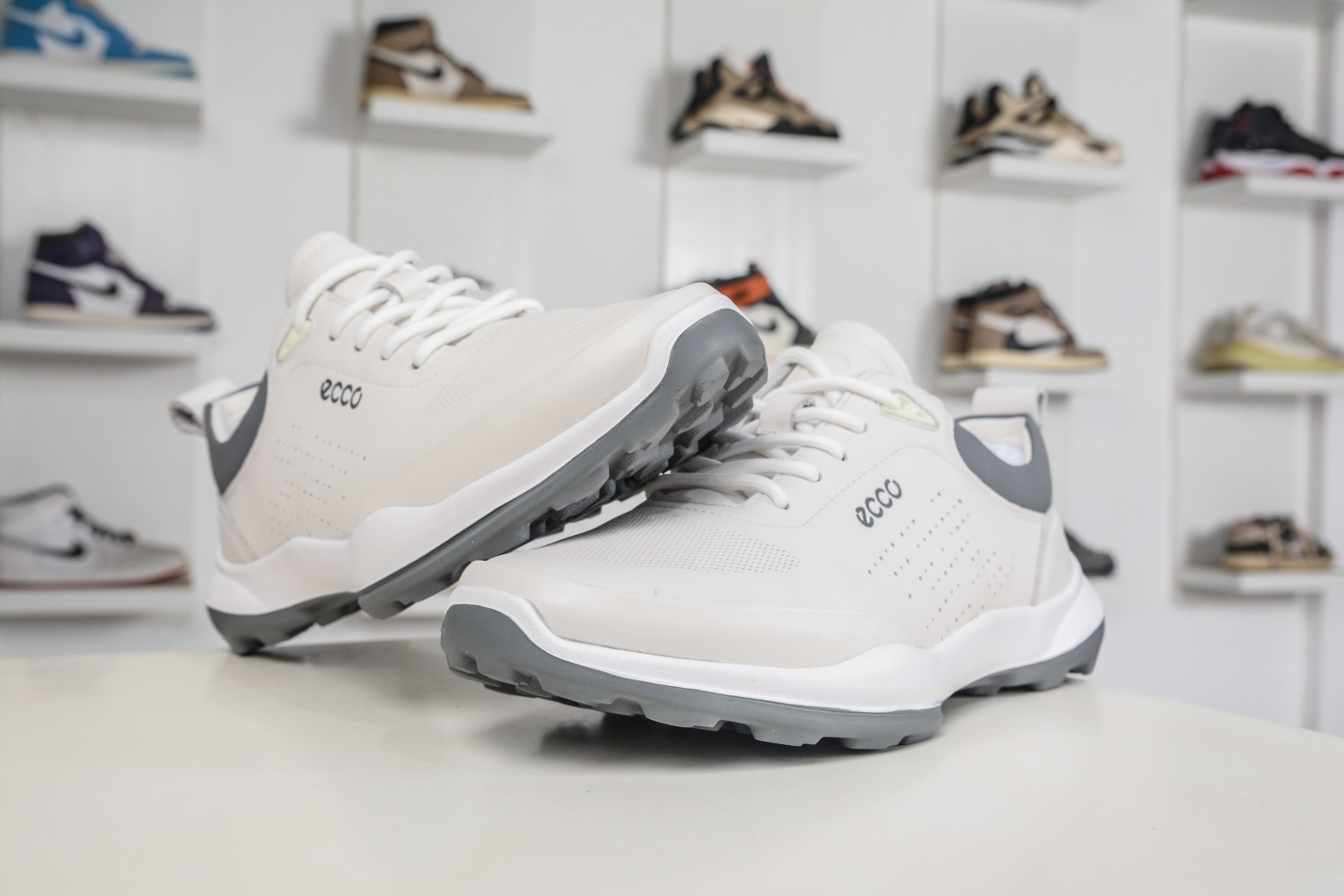 300 ECCO爱步新款户外鞋 缓震耐磨越野跑鞋男健步BIOMC系列 870909-010