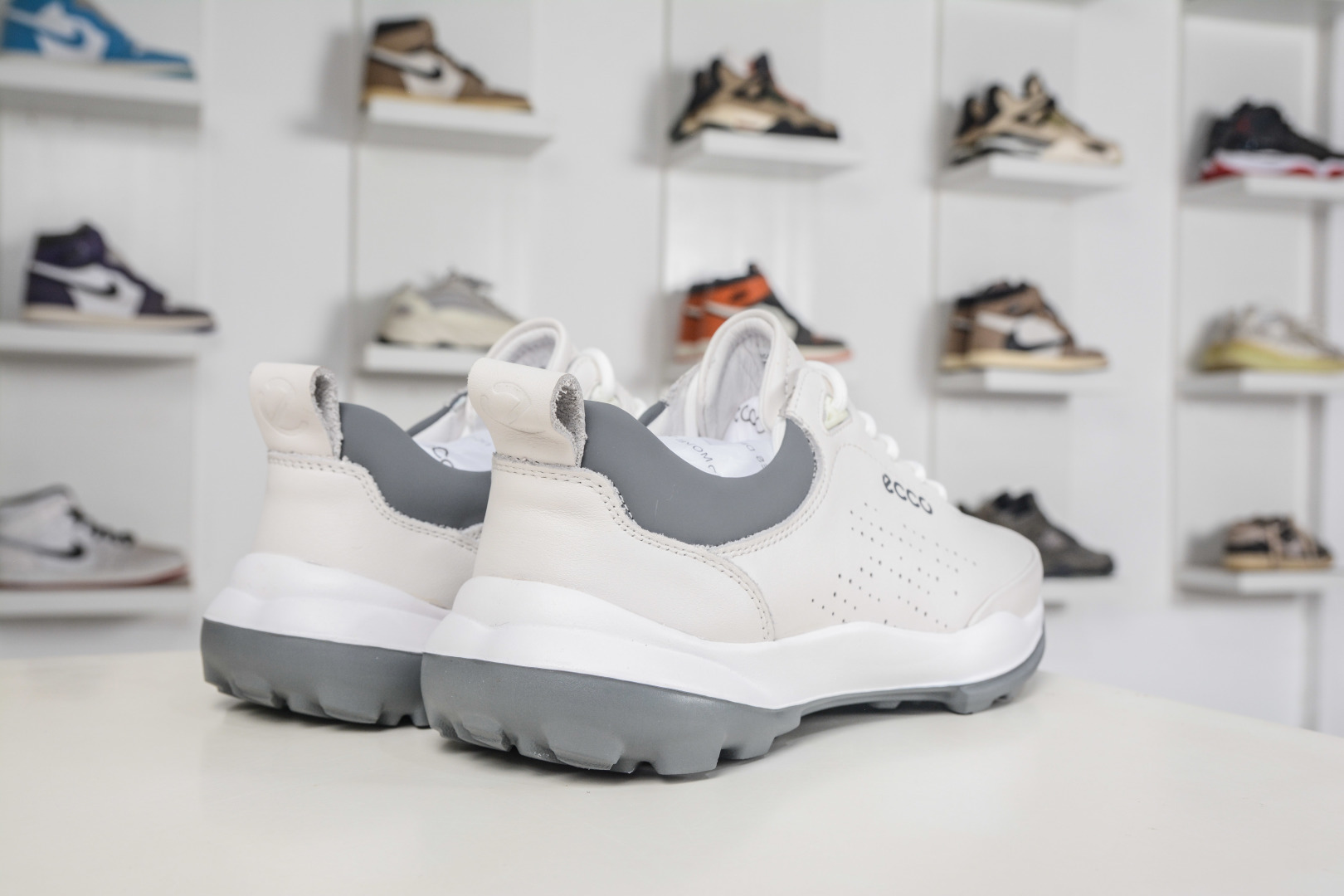 300 ECCO爱步新款户外鞋 缓震耐磨越野跑鞋男健步BIOMC系列 870909-010