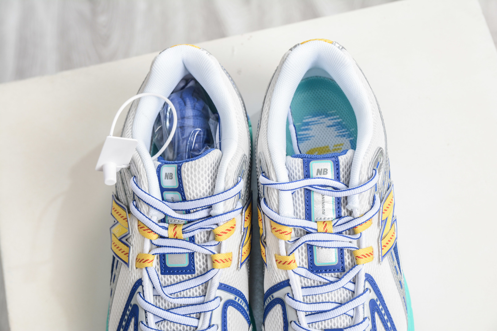 190 T版New Balance M1906系列 NB新百伦系列复古老爹风休闲运动慢跑鞋 U1906RMS-Chinese UA Cheap High Quatity Brand Clothes Bags handbags Sneakers wholesale wholesaler seller from China Factory suppliers Fashion Clothing Shoes best Quality Beautiful Price 190 T版New Balance M1906系列 NB新百伦系列复古老爹风休闲运动慢跑鞋 U1906RMS