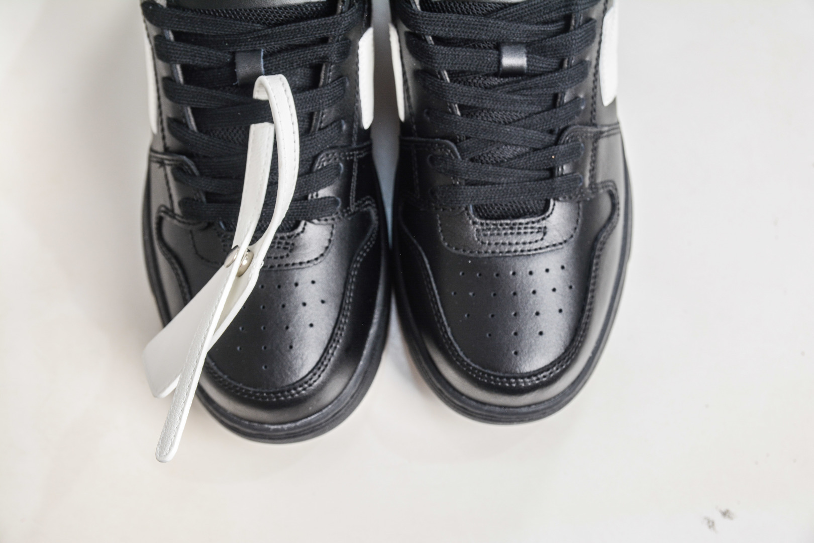 240 X版 Off-White Out of Office 低帮时尚板鞋 黑白-Chinese UA Cheap High Quatity Brand Clothes Bags handbags Sneakers wholesale wholesaler seller from China Factory suppliers Fashion Clothing Shoes best Quality Beautiful Price 240 X版 Off-White Out of Office 低帮时尚板鞋 黑白