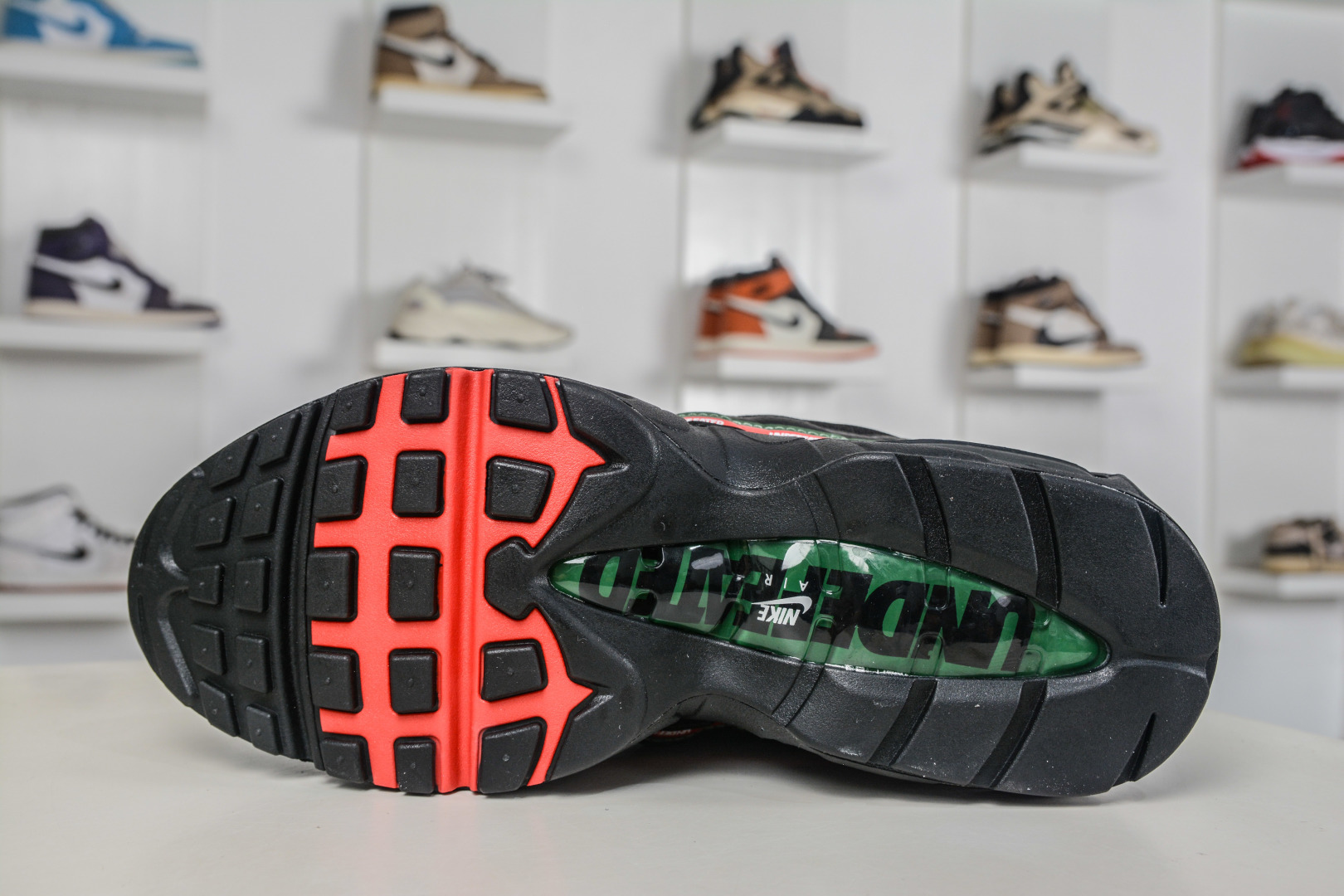 Undefeated x Nike Air Max 95 SP 联名款 复古减震气垫跑鞋 IB4453-001-High Quatity Cheap Brand wholesale wholesaler seller Clothes Bags handbags Sneakers Top Fashion Clothing Shoes from China Factory Chinese suppliers best Quality Beautiful Price Undefeated x Nike Air Max 95 SP 联名款 复古减震气垫跑鞋 IB4453-001