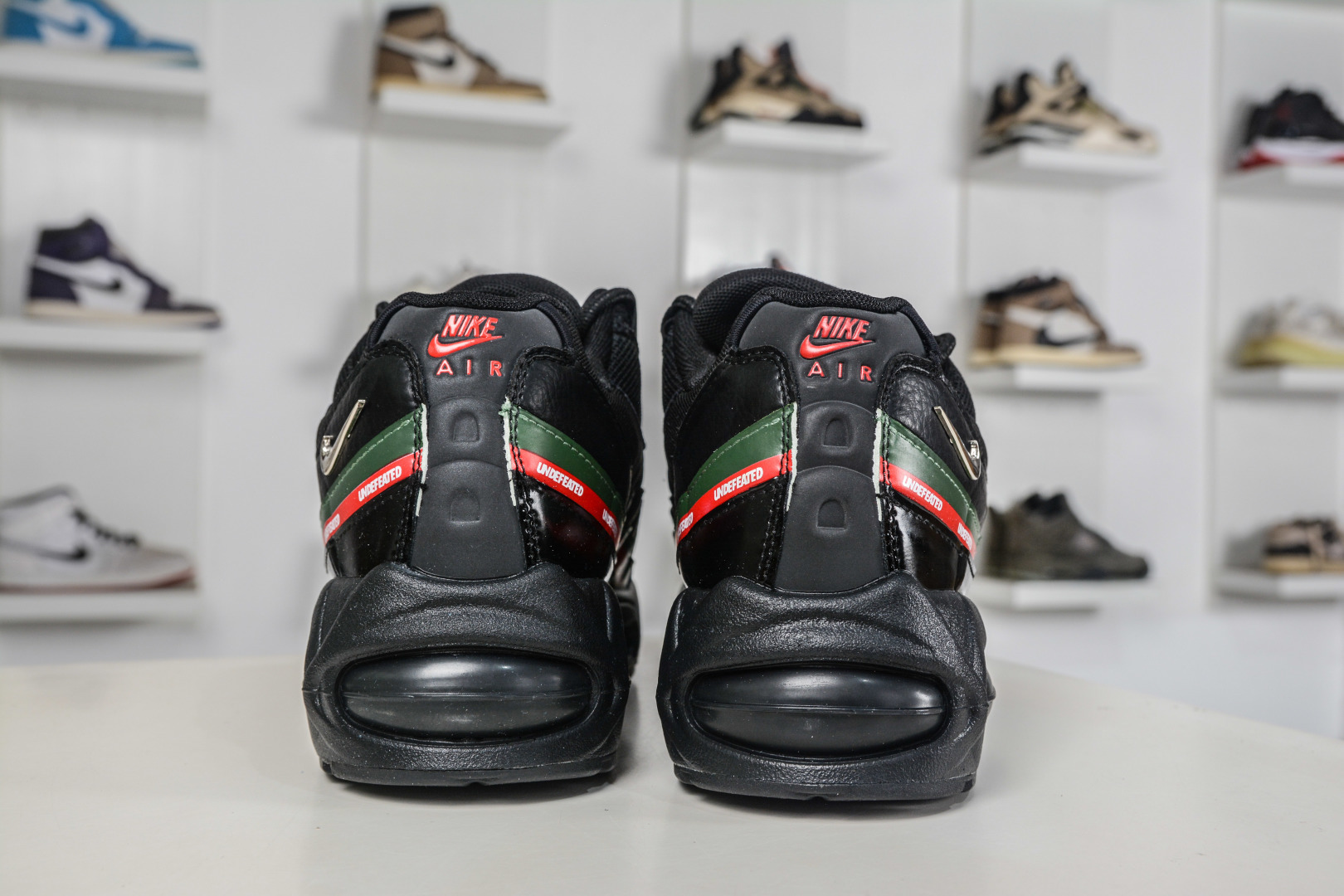Undefeated x Nike Air Max 95 SP 联名款 复古减震气垫跑鞋 IB4453-001-High Quatity Cheap Brand wholesale wholesaler seller Clothes Bags handbags Sneakers Top Fashion Clothing Shoes from China Factory Chinese suppliers best Quality Beautiful Price Undefeated x Nike Air Max 95 SP 联名款 复古减震气垫跑鞋 IB4453-001