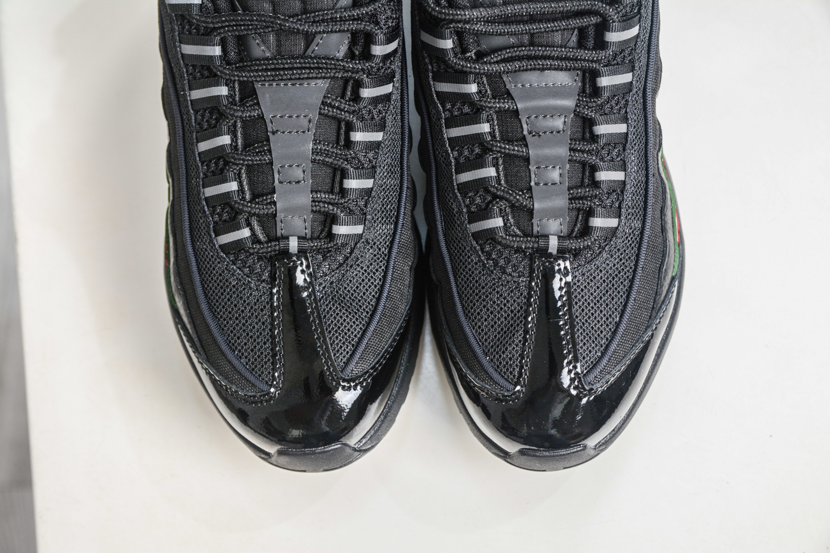 Undefeated x Nike Air Max 95 SP 联名款 复古减震气垫跑鞋 IB4453-001-High Quatity Cheap Brand wholesale wholesaler seller Clothes Bags handbags Sneakers Top Fashion Clothing Shoes from China Factory Chinese suppliers best Quality Beautiful Price Undefeated x Nike Air Max 95 SP 联名款 复古减震气垫跑鞋 IB4453-001