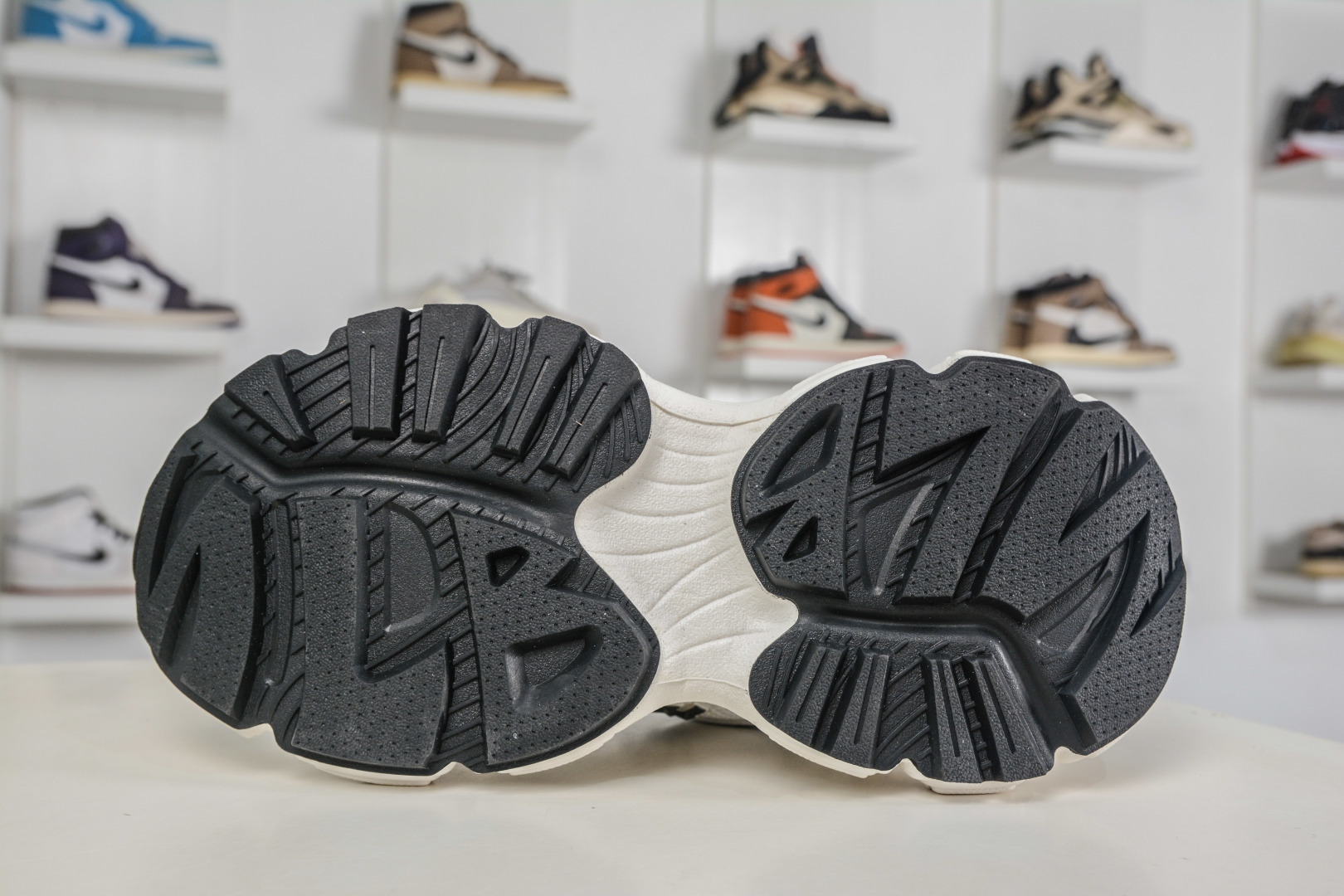 200 MLB Chunky Runner Basic 老爹鞋系列低帮轻量增高厚底百搭休闲运动慢跑鞋 3ASHWC36N 50WHS S-Chinese UA Cheap High Quatity Brand Clothes Bags handbags Sneakers wholesale wholesaler seller from China Factory suppliers Fashion Clothing Shoes best Quality Beautiful Price 200 MLB Chunky Runner Basic 老爹鞋系列低帮轻量增高厚底百搭休闲运动慢跑鞋 3ASHWC36N 50WHS S