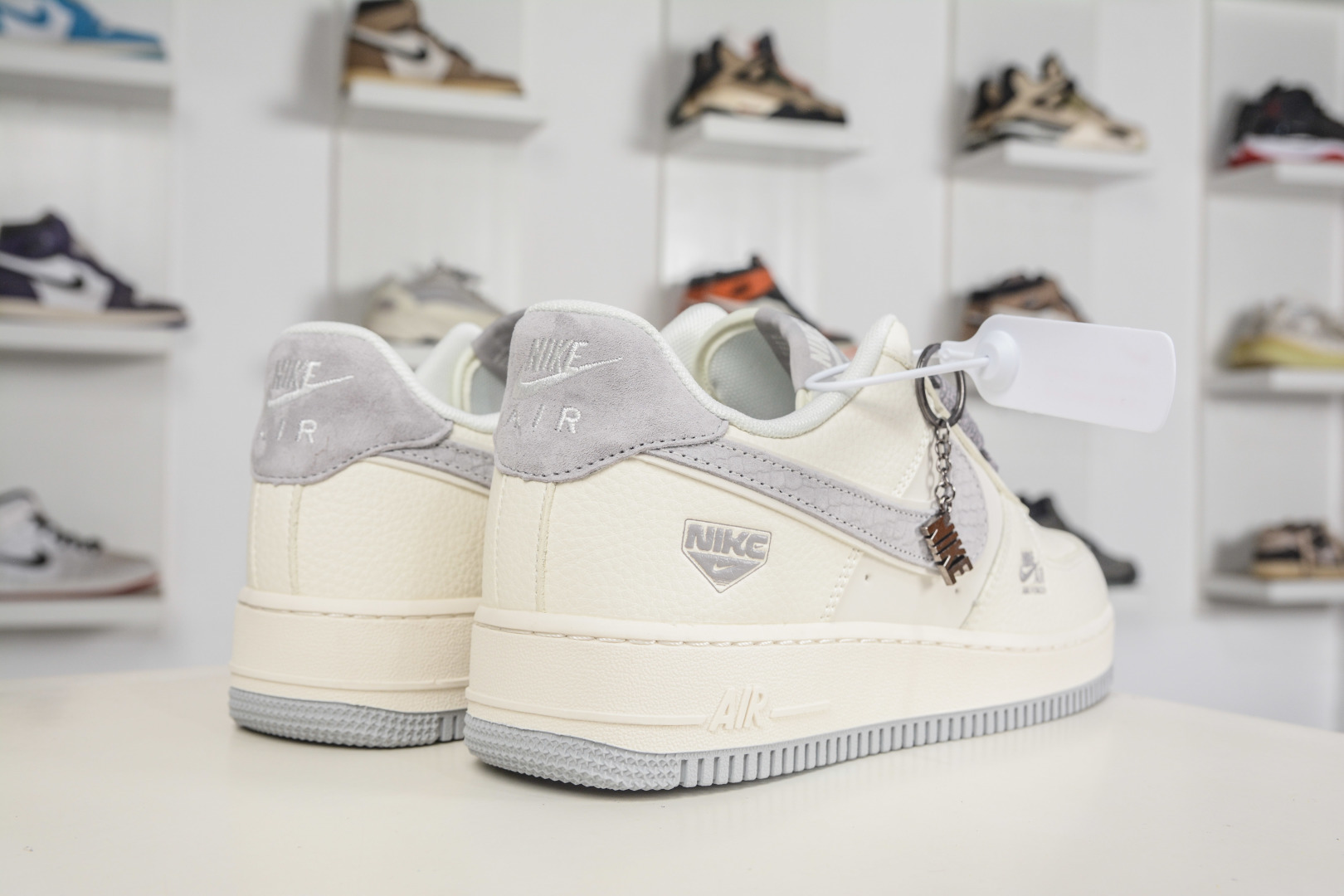 Nike Air Force 1 Low 07 米白灰 DN9688-107-Top High Quatity Cheap Sneakers Fashion Clothing Clothes Bags handbags Shoes of all Brand wholesale With The best Quality And Beautiful Price from China Factory Chinese suppliers wholesaler seller Nike Air Force 1 Low 07 米白灰 DN9688-107