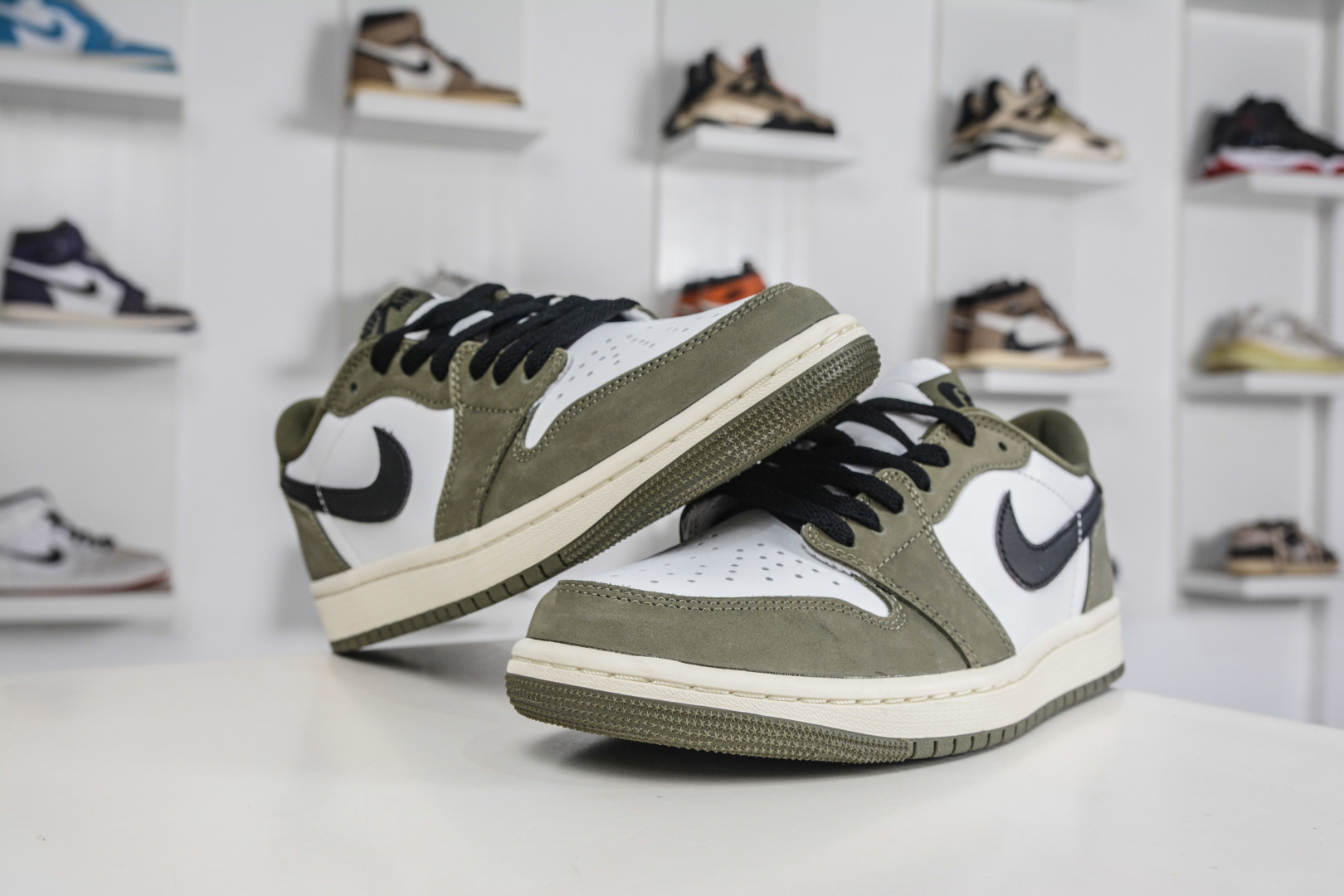 DTAir Jordan AJ1 Retro Low AJ1低帮 橄榄绿 HQ6998-200-Top High Quatity Cheap Sneakers Fashion Clothing Clothes Bags handbags Shoes of all Brand wholesale With The best Quality And Beautiful Price from China Factory Chinese suppliers wholesaler seller DTAir Jordan AJ1 Retro Low AJ1低帮 橄榄绿 HQ6998-200