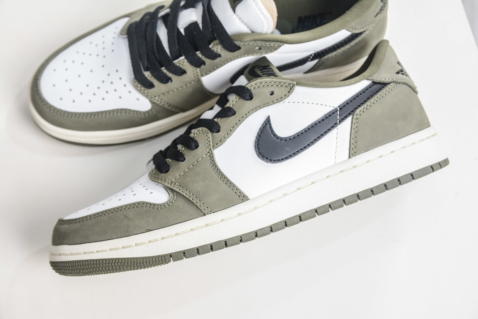 DTAir Jordan AJ1 Retro Low AJ1低帮 橄榄绿 HQ6998-200-Top High Quatity Cheap Sneakers Fashion Clothing Clothes Bags handbags Shoes of all Brand wholesale With The best Quality And Beautiful Price from China Factory Chinese suppliers wholesaler seller DTAir Jordan AJ1 Retro Low AJ1低帮 橄榄绿 HQ6998-200
