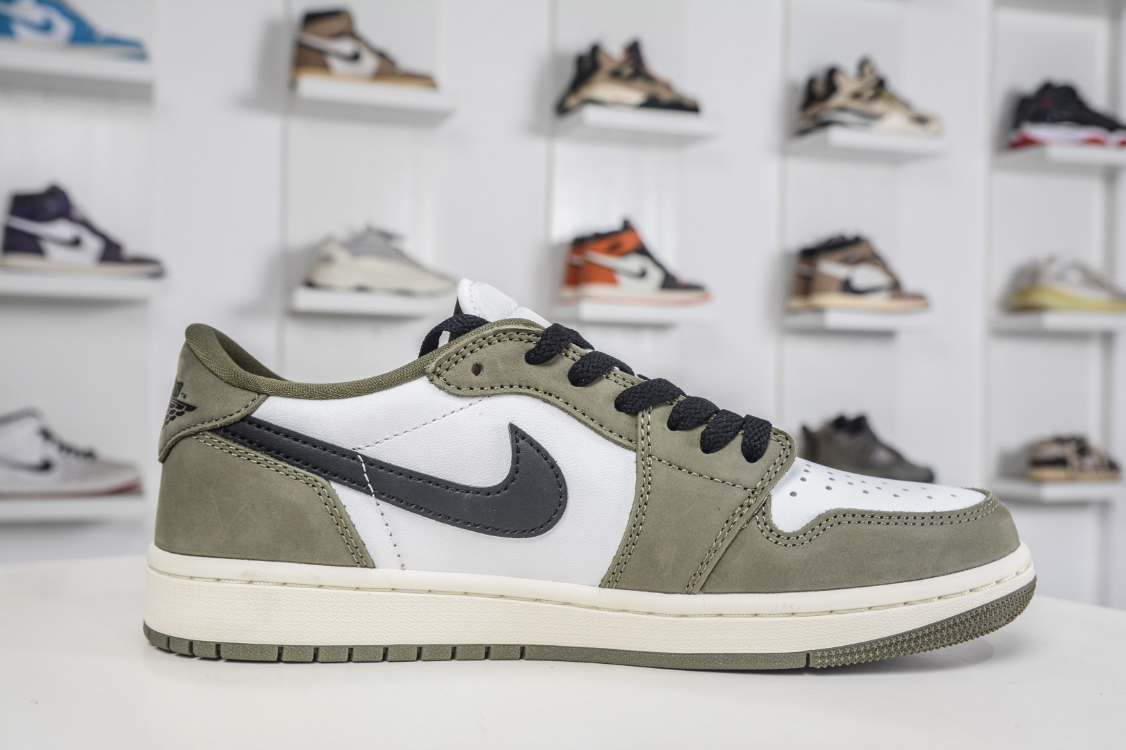 DTAir Jordan AJ1 Retro Low AJ1低帮 橄榄绿 HQ6998-200-Top High Quatity Cheap Sneakers Fashion Clothing Clothes Bags handbags Shoes of all Brand wholesale With The best Quality And Beautiful Price from China Factory Chinese suppliers wholesaler seller DTAir Jordan AJ1 Retro Low AJ1低帮 橄榄绿 HQ6998-200