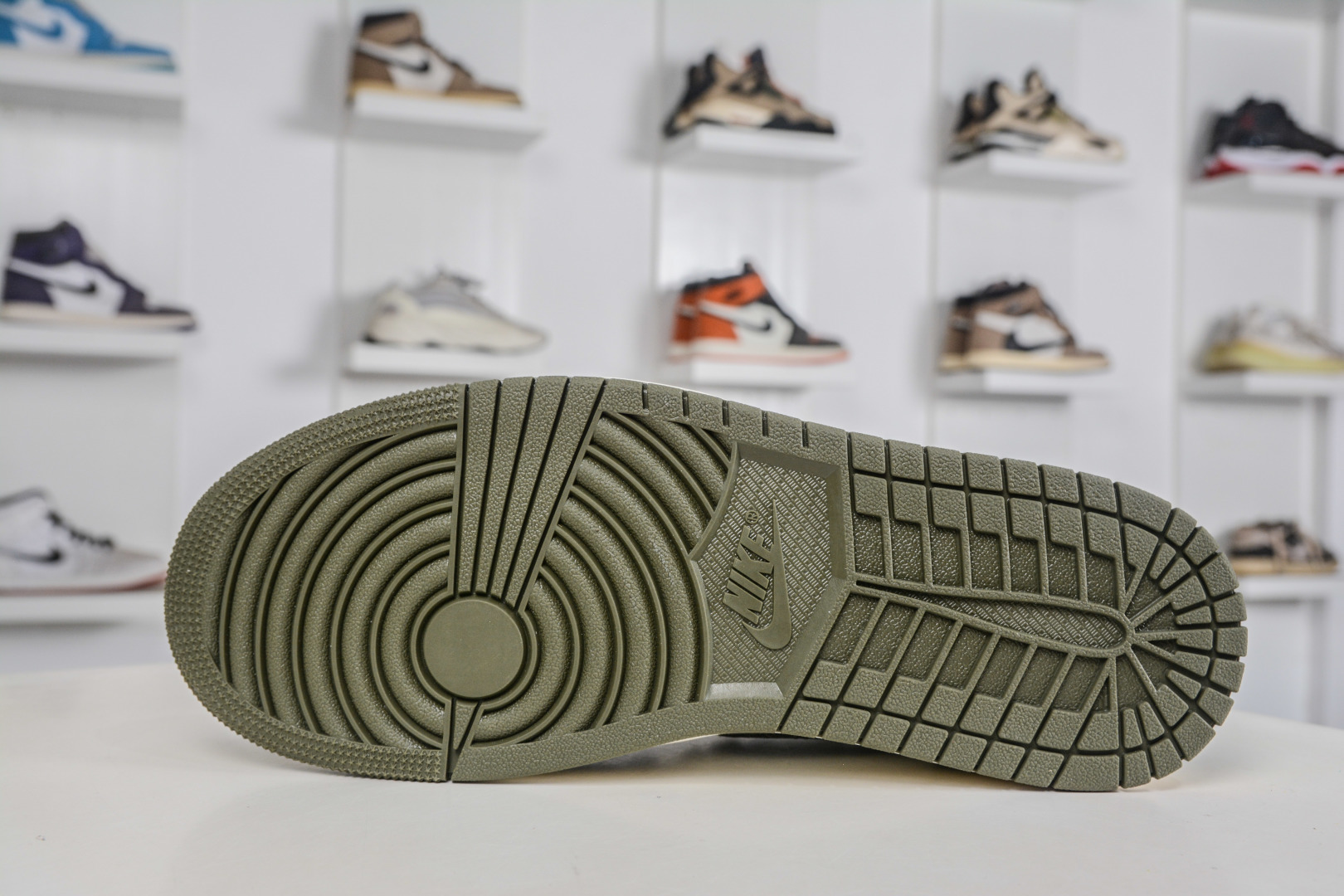 DTAir Jordan AJ1 Retro Low AJ1低帮 橄榄绿 HQ6998-200-Top High Quatity Cheap Sneakers Fashion Clothing Clothes Bags handbags Shoes of all Brand wholesale With The best Quality And Beautiful Price from China Factory Chinese suppliers wholesaler seller DTAir Jordan AJ1 Retro Low AJ1低帮 橄榄绿 HQ6998-200