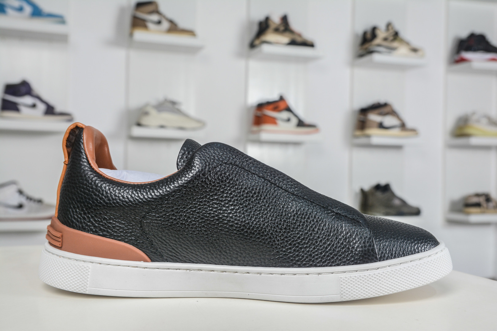 Zegna Triple Stitch 杰尼亚皮革 圆头平底 低帮低帮运动鞋-Top High Quatity Cheap Sneakers Fashion Clothing Clothes Bags handbags Shoes of all Brand wholesale With The best Quality And Beautiful Price from China Factory Chinese suppliers wholesaler seller Zegna Triple Stitch 杰尼亚皮革 圆头平底 低帮低帮运动鞋