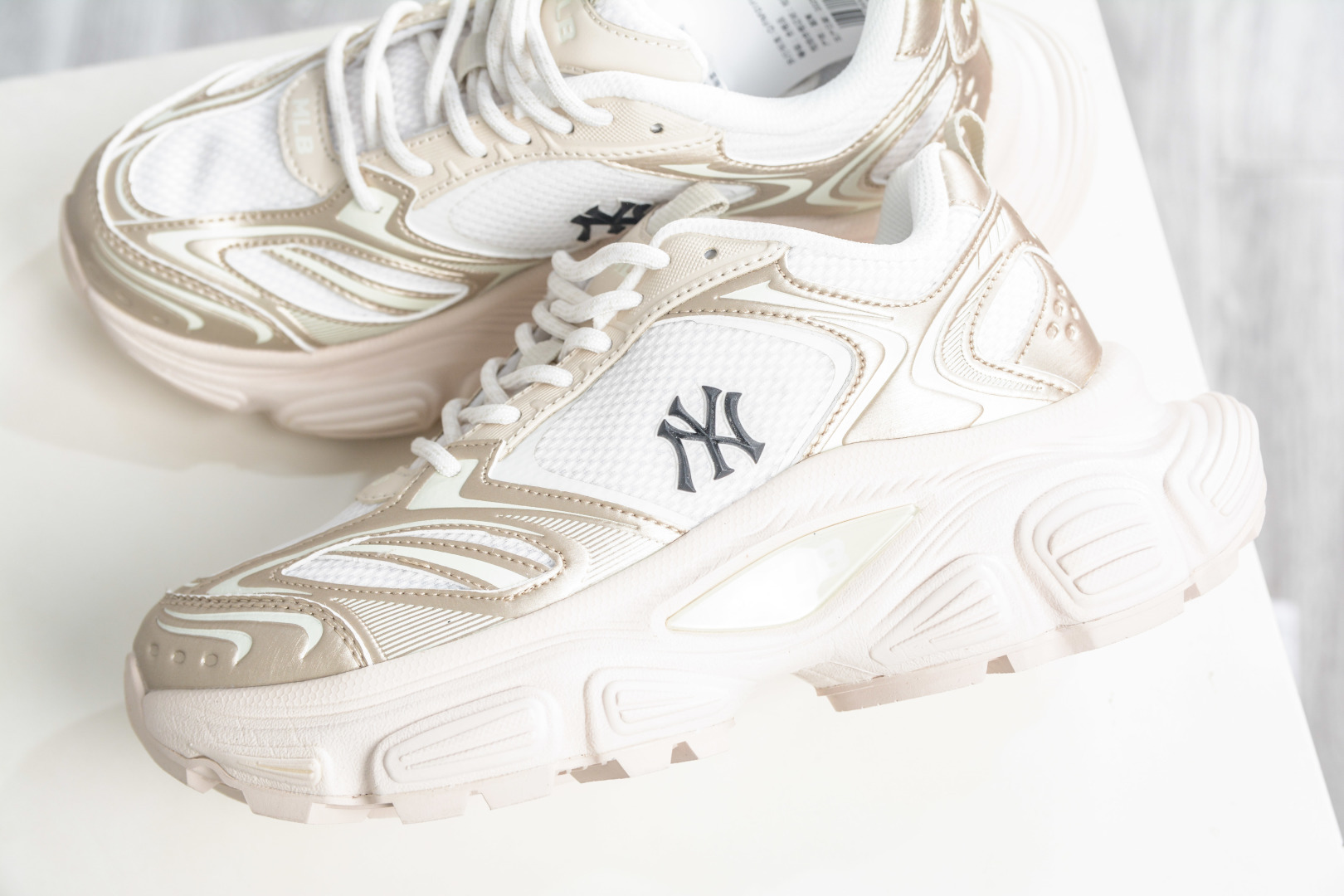 MLB Chunky Runner Basic 老爹鞋系列低帮轻量增高厚底百搭休闲运动慢跑鞋 3ASHWC36N-50GOS-Top High Quatity Cheap Sneakers Fashion Clothing Clothes Bags handbags Shoes of all Brand wholesale With The best Quality And Beautiful Price from China Factory Chinese suppliers wholesaler seller MLB Chunky Runner Basic 老爹鞋系列低帮轻量增高厚底百搭休闲运动慢跑鞋 3ASHWC36N-50GOS
