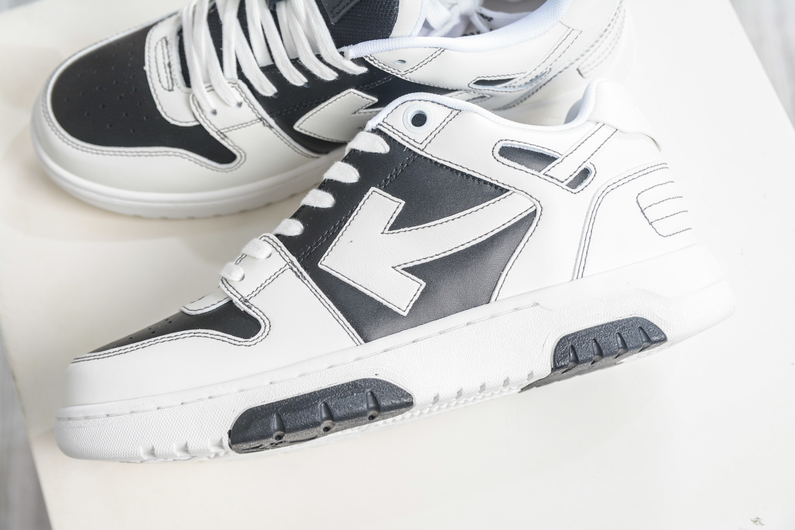 X版 Off-White Out of Office 低帮时尚板鞋 白黑-Top High Quatity Cheap Sneakers Fashion Clothing Clothes Bags handbags Shoes of all Brand wholesale With The best Quality And Beautiful Price from China Factory Chinese suppliers wholesaler seller X版 Off-White Out of Office 低帮时尚板鞋 白黑