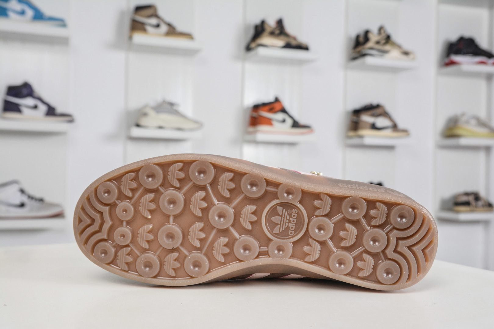 AD Original Gazelle Indoor Trainers 瞪羚室内鞋系列低帮复古百搭休闲运动德训风板鞋 JR2431-Top High Quatity Cheap Sneakers Fashion Clothing Clothes Bags handbags Shoes of all Brand wholesale With The best Quality And Beautiful Price from China Factory Chinese suppliers wholesaler seller AD Original Gazelle Indoor Trainers 瞪羚室内鞋系列低帮复古百搭休闲运动德训风板鞋 JR2431