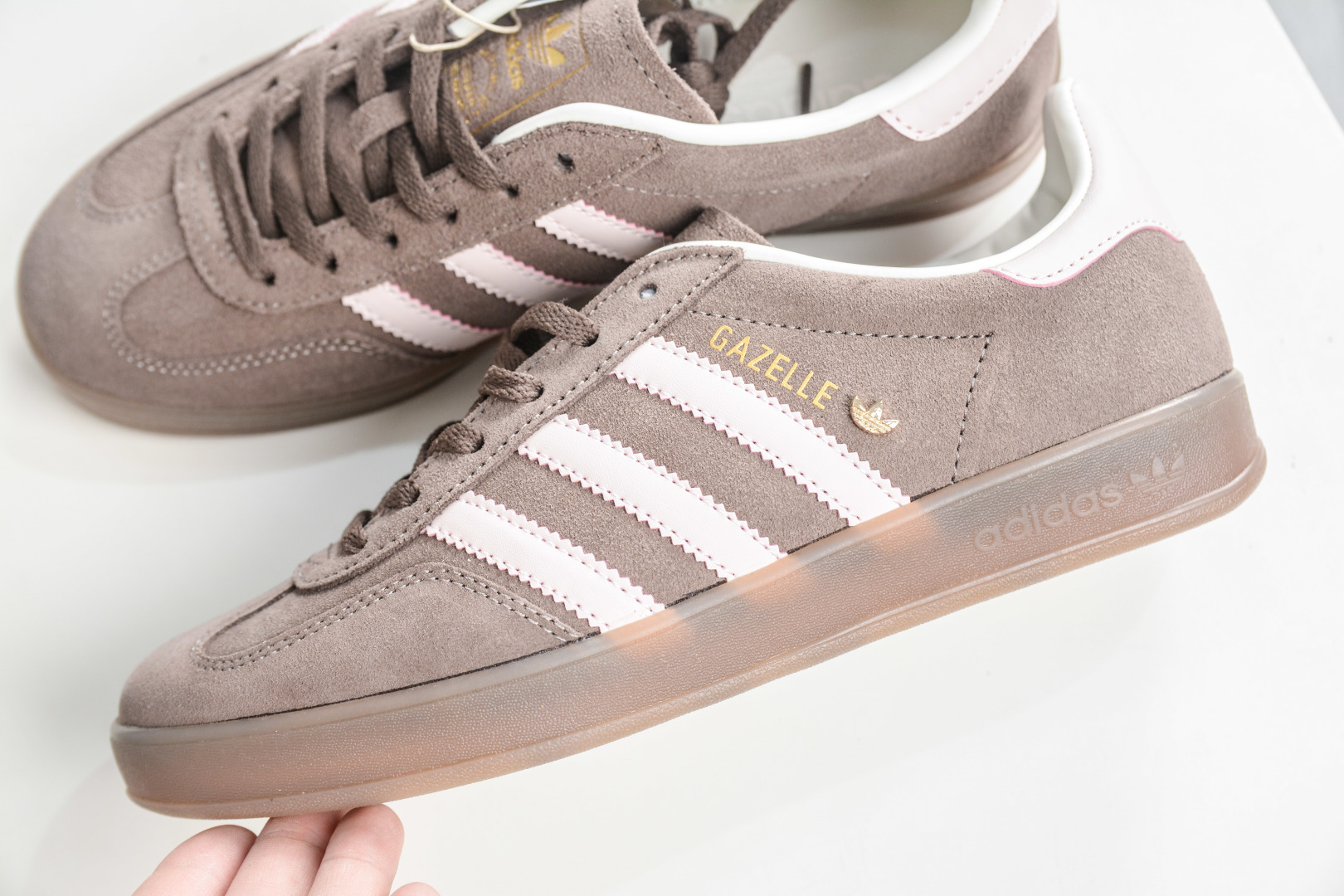 AD Original Gazelle Indoor Trainers 瞪羚室内鞋系列低帮复古百搭休闲运动德训风板鞋 JR2431-Top High Quatity Cheap Sneakers Fashion Clothing Clothes Bags handbags Shoes of all Brand wholesale With The best Quality And Beautiful Price from China Factory Chinese suppliers wholesaler seller AD Original Gazelle Indoor Trainers 瞪羚室内鞋系列低帮复古百搭休闲运动德训风板鞋 JR2431