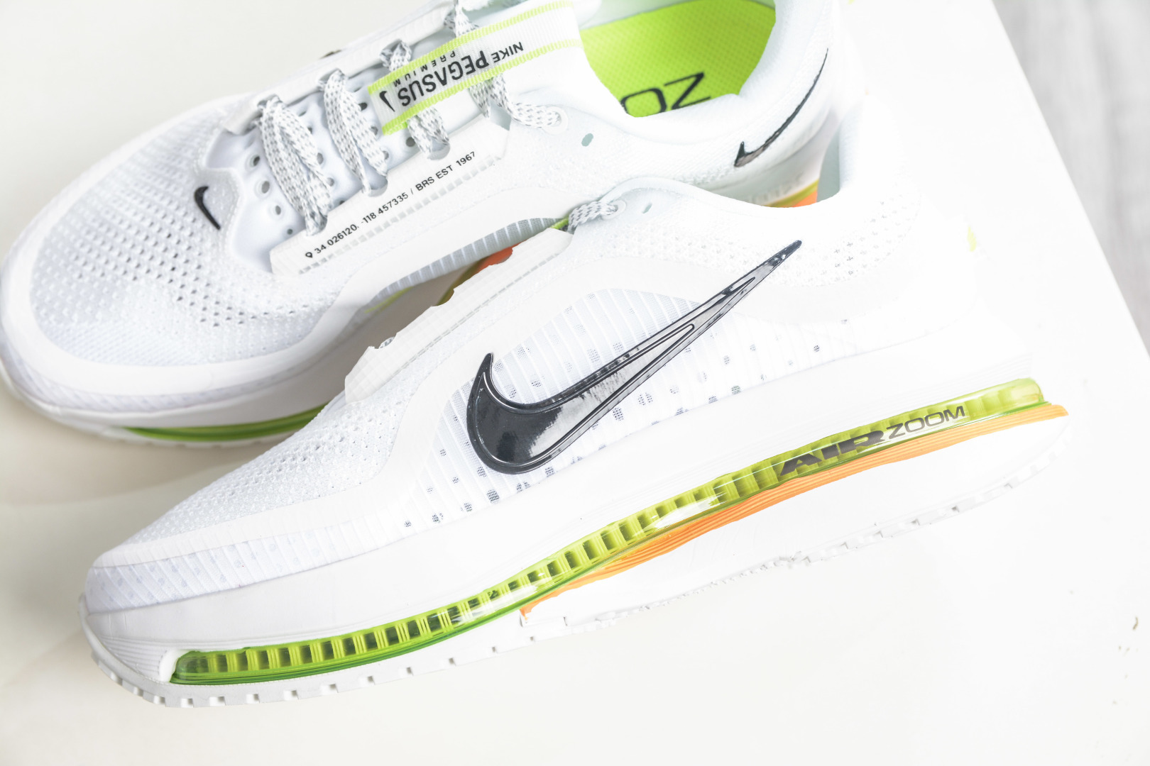 Nike Air Zoom Pegasus Premium 耐克网面全掌气垫缓震跑鞋 HQ2592-105
