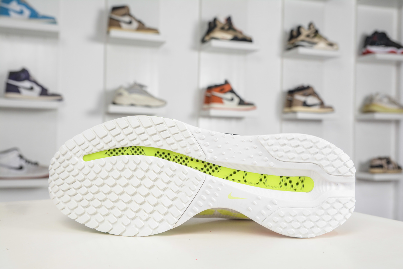 Nike Air Zoom Pegasus Premium 耐克网面全掌气垫缓震跑鞋 HQ2592-105