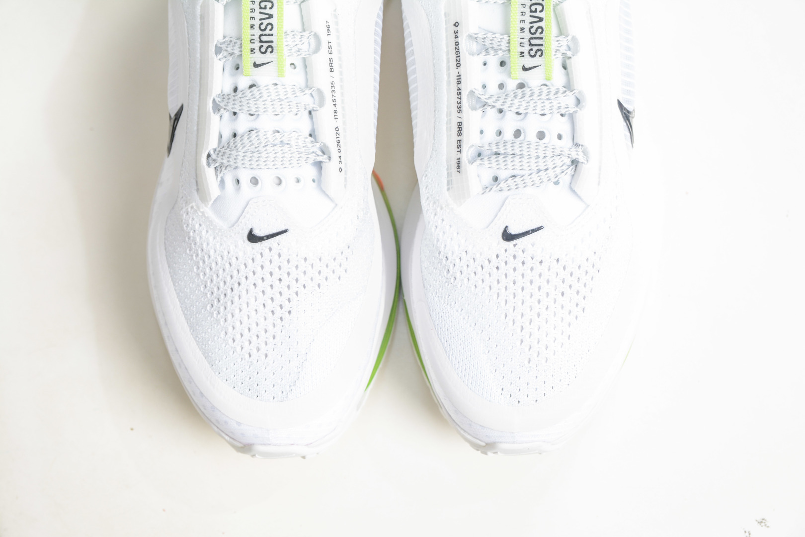 Nike Air Zoom Pegasus Premium 耐克网面全掌气垫缓震跑鞋 HQ2592-105