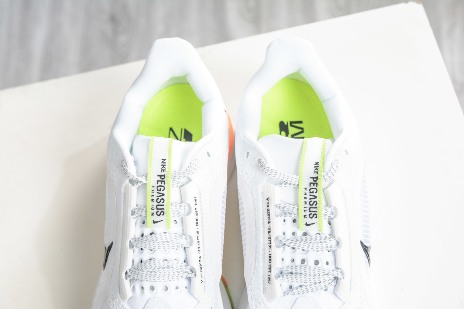 Nike Air Zoom Pegasus Premium 耐克网面全掌气垫缓震跑鞋 HQ2592-105
