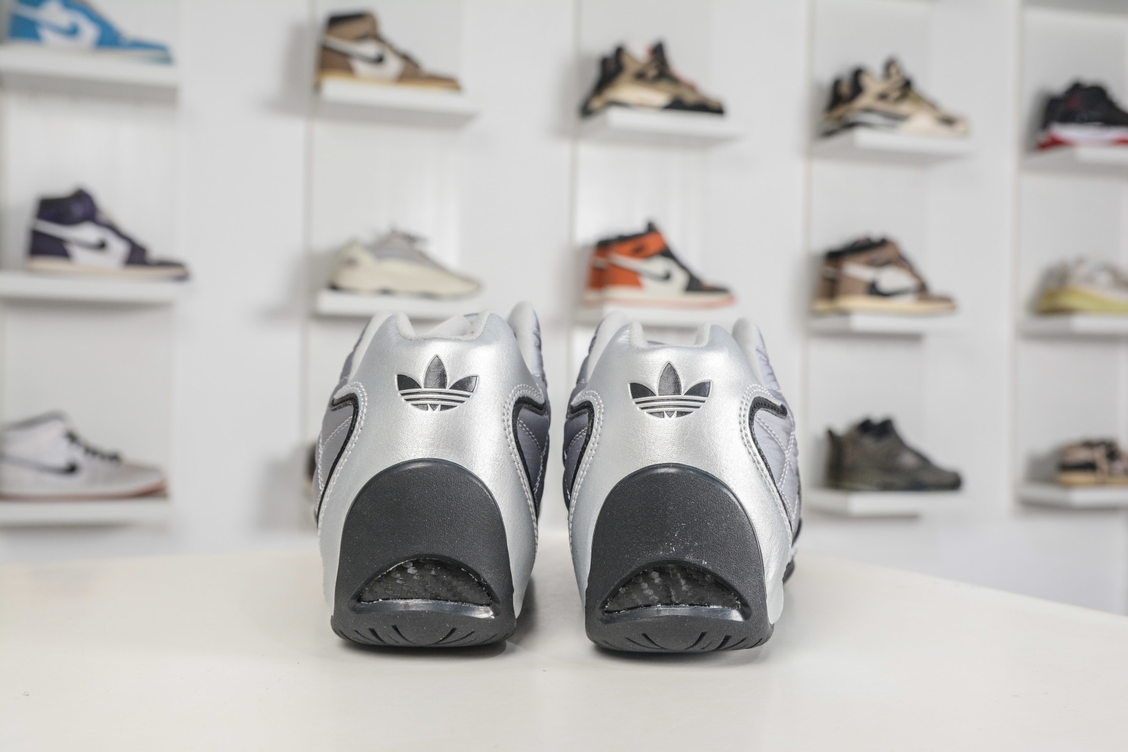 Adidas Originals Adiracer Lo 阿迪达斯潮流防滑耐磨休闲跑步鞋 JS0284-Top High Quatity Cheap Sneakers Fashion Clothing Clothes Bags handbags Shoes of all Brand wholesale With The best Quality And Beautiful Price from China Factory Chinese suppliers wholesaler seller Adidas Originals Adiracer Lo 阿迪达斯潮流防滑耐磨休闲跑步鞋 JS0284