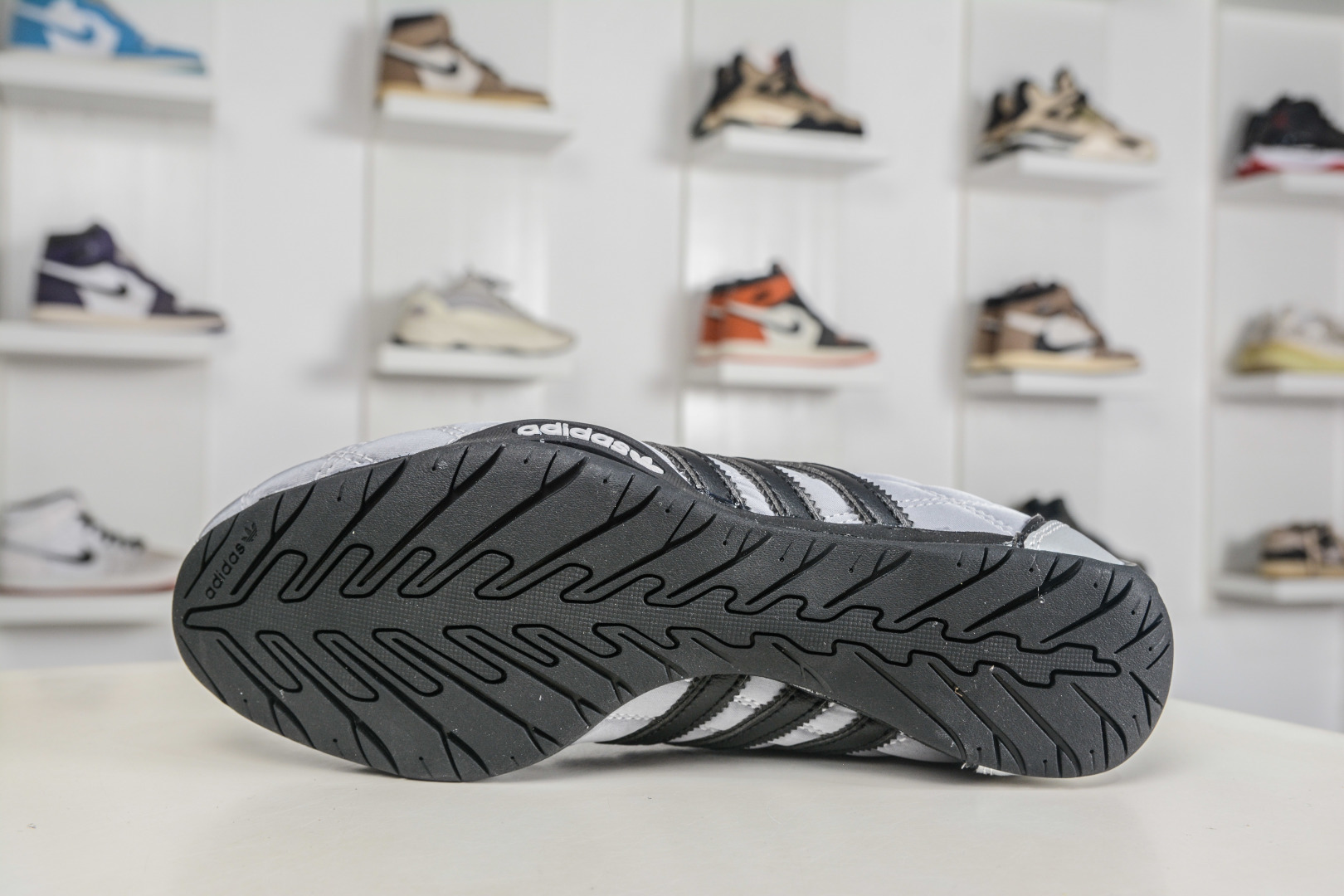 Adidas Originals Adiracer Lo 阿迪达斯潮流防滑耐磨休闲跑步鞋 JS0284-Top High Quatity Cheap Sneakers Fashion Clothing Clothes Bags handbags Shoes of all Brand wholesale With The best Quality And Beautiful Price from China Factory Chinese suppliers wholesaler seller Adidas Originals Adiracer Lo 阿迪达斯潮流防滑耐磨休闲跑步鞋 JS0284