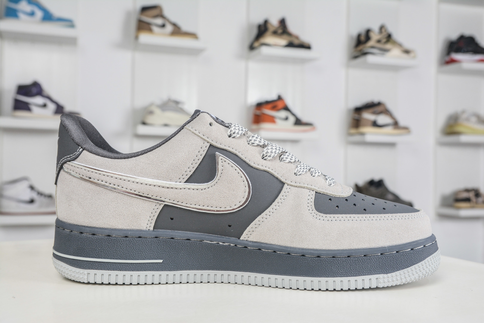 Gucci x NIke Air Force 1 古驰联名-灰 SS1979-026-Top High Quatity Cheap Sneakers Fashion Clothing Clothes Bags handbags Shoes of all Brand wholesale With The best Quality And Beautiful Price from China Factory Chinese suppliers wholesaler seller Gucci x NIke Air Force 1 古驰联名-灰 SS1979-026