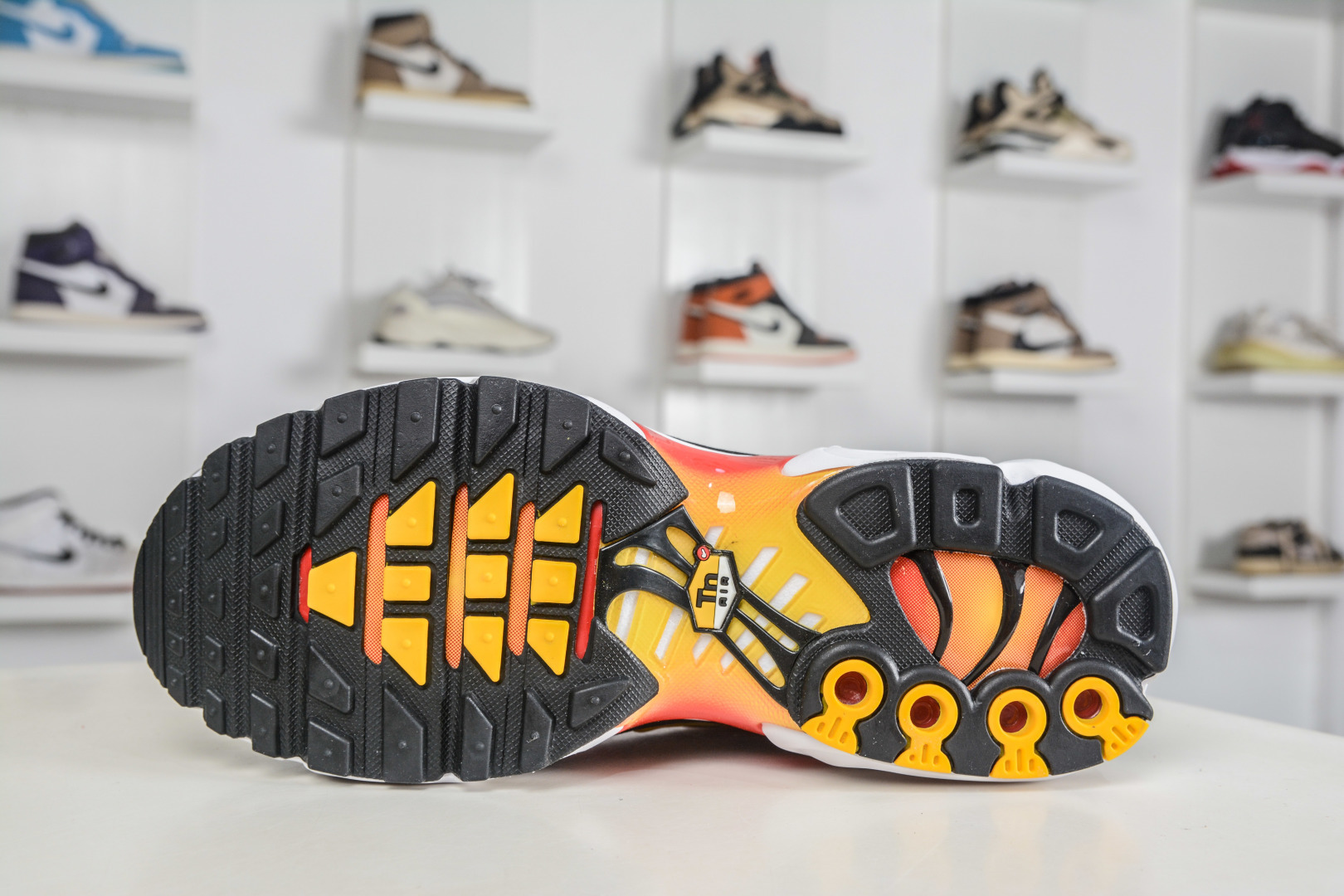 X版 NK Air Max Plus TN 气垫织物皮革经典复古运动低帮生活休闲鞋 DX0755-600