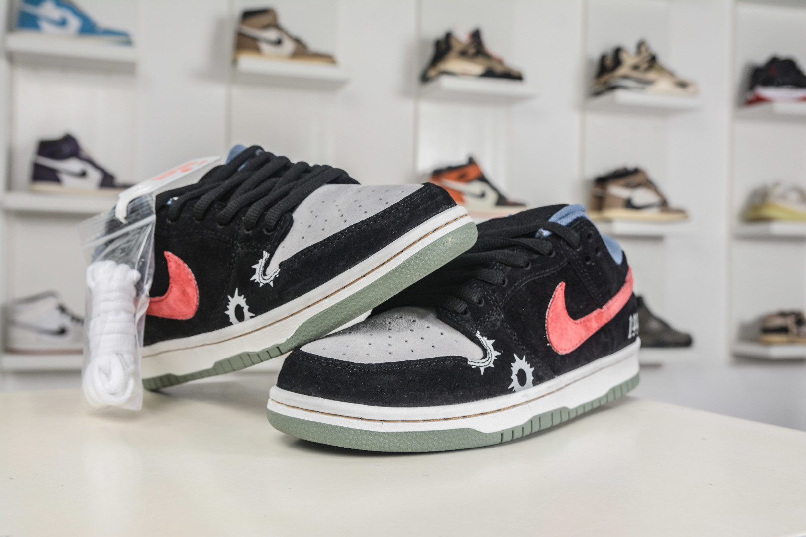 NIKE SB Dunk Low 弹孔 美式复古 HF3063-002