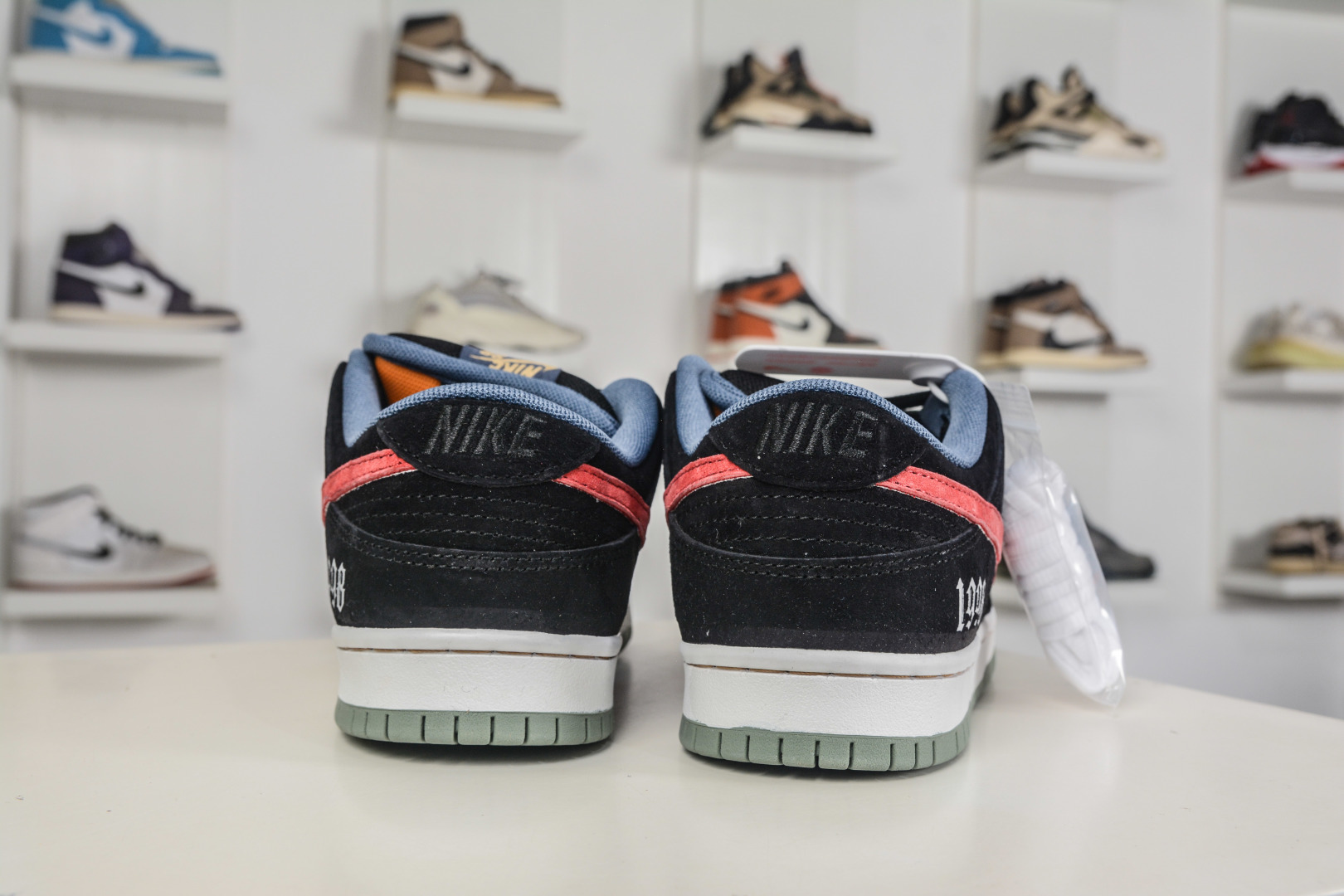 NIKE SB Dunk Low 弹孔 美式复古 HF3063-002