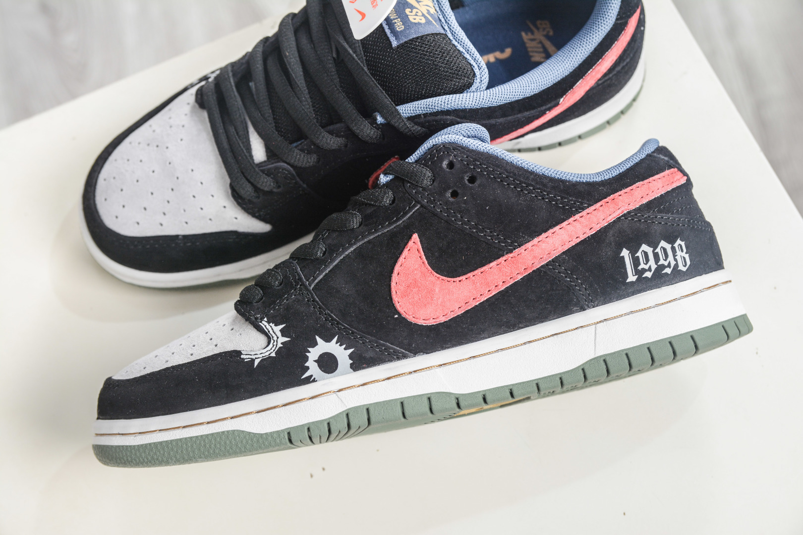 NIKE SB Dunk Low 弹孔 美式复古 HF3063-002