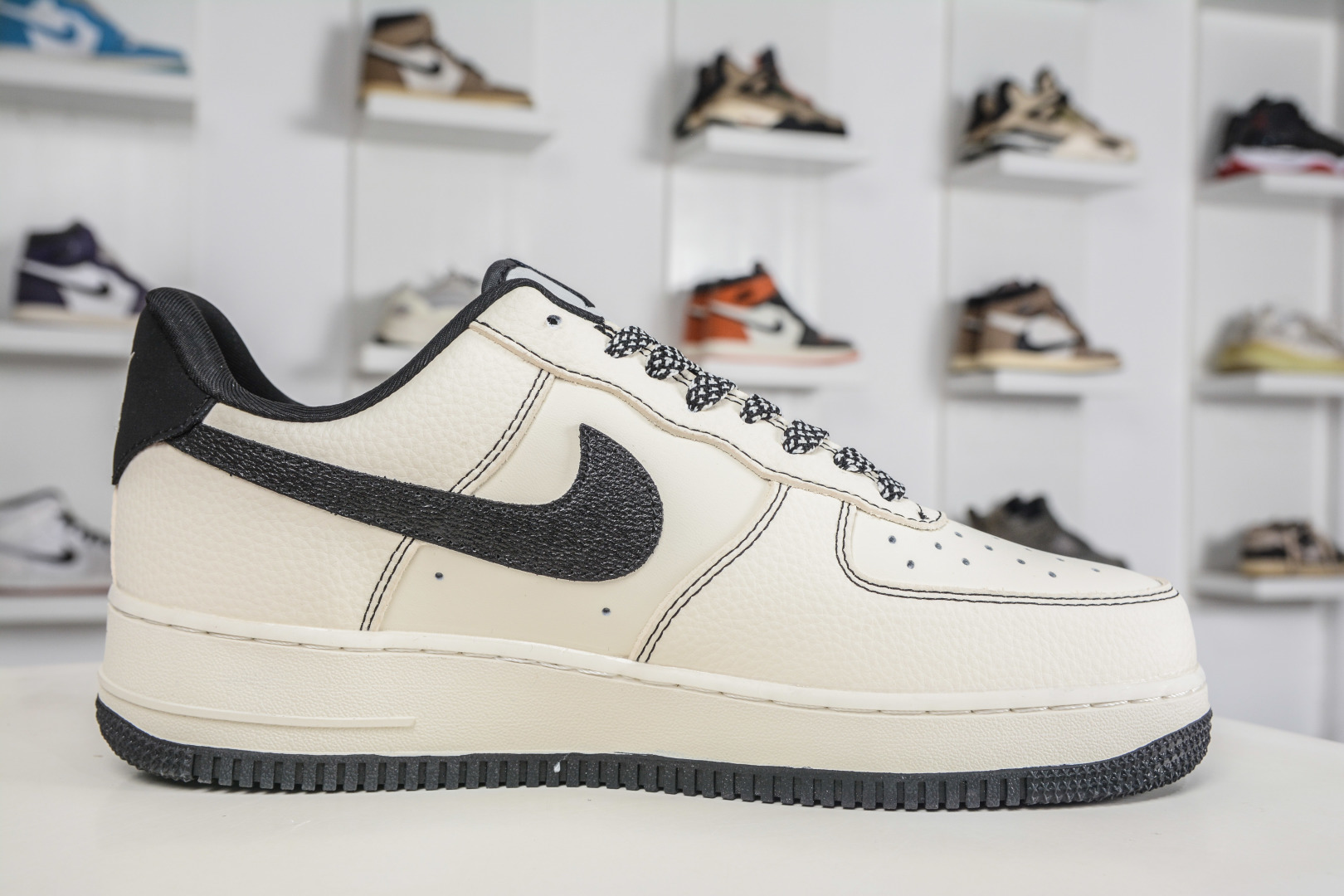 Stussy x NIke Air Force 1 斯图西联名-米白黑 LD1999-026-Top High Quatity Cheap Sneakers Fashion Clothing Clothes Bags handbags Shoes of all Brand wholesale With The best Quality And Beautiful Price from China Factory Chinese suppliers wholesaler seller Stussy x NIke Air Force 1 斯图西联名-米白黑 LD1999-026