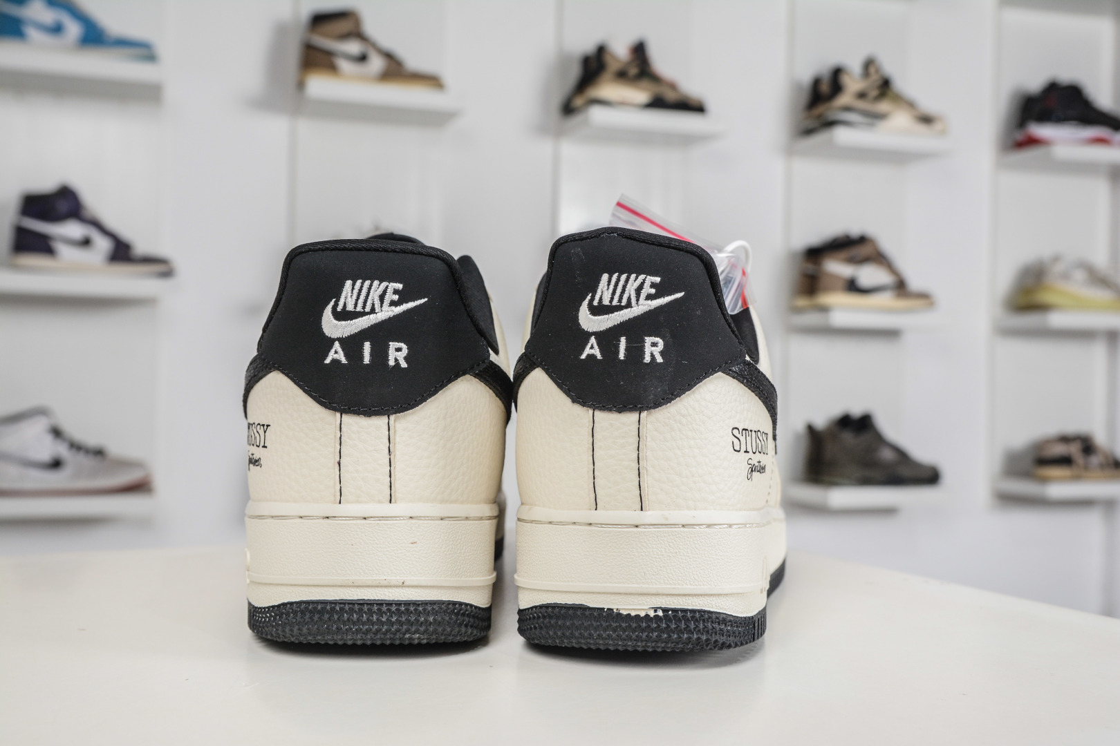 Stussy x NIke Air Force 1 斯图西联名-米白黑 LD1999-026-Top High Quatity Cheap Sneakers Fashion Clothing Clothes Bags handbags Shoes of all Brand wholesale With The best Quality And Beautiful Price from China Factory Chinese suppliers wholesaler seller Stussy x NIke Air Force 1 斯图西联名-米白黑 LD1999-026