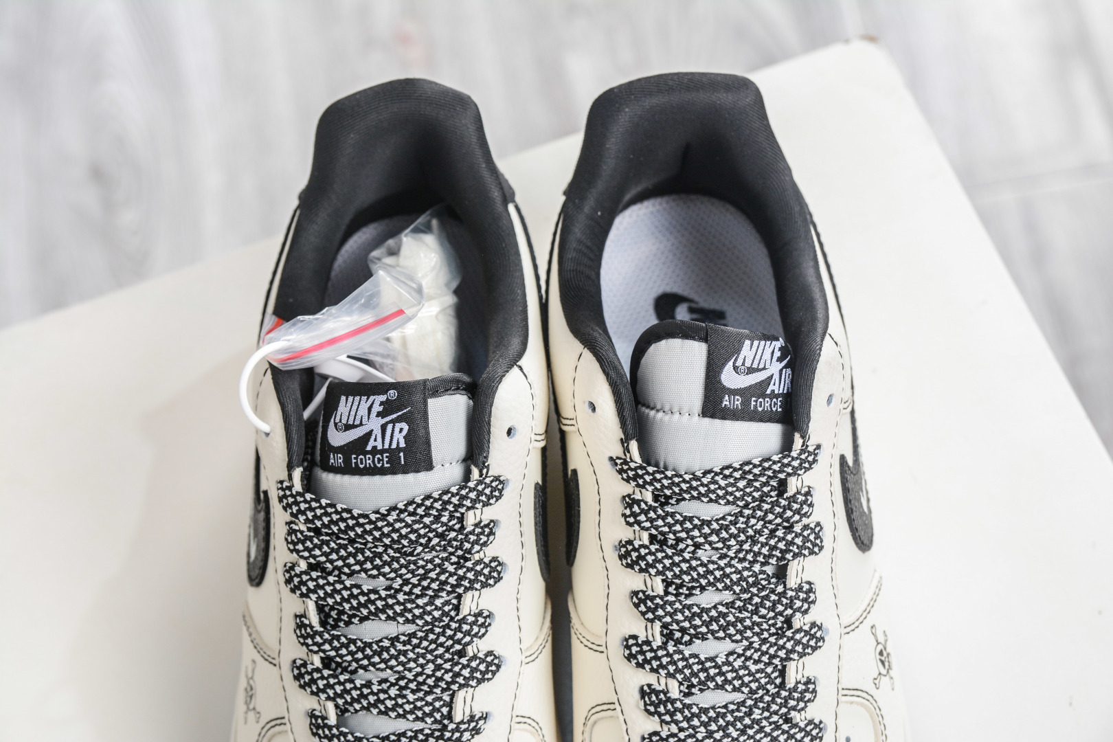 Stussy x NIke Air Force 1 斯图西联名-米白黑 LD1999-026-Top High Quatity Cheap Sneakers Fashion Clothing Clothes Bags handbags Shoes of all Brand wholesale With The best Quality And Beautiful Price from China Factory Chinese suppliers wholesaler seller Stussy x NIke Air Force 1 斯图西联名-米白黑 LD1999-026