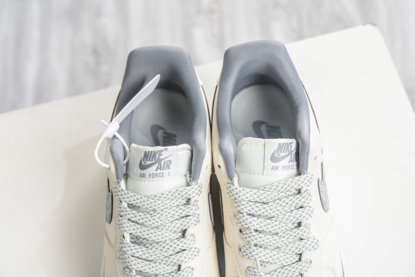 Nike Air Force 1 Low 07 x Supreme SUP联名-白灰 LD1999-027-Top High Quatity Cheap Sneakers Fashion Clothing Clothes Bags handbags Shoes of all Brand wholesale With The best Quality And Beautiful Price from China Factory Chinese suppliers wholesaler seller Nike Air Force 1 Low 07 x Supreme SUP联名-白灰 LD1999-027