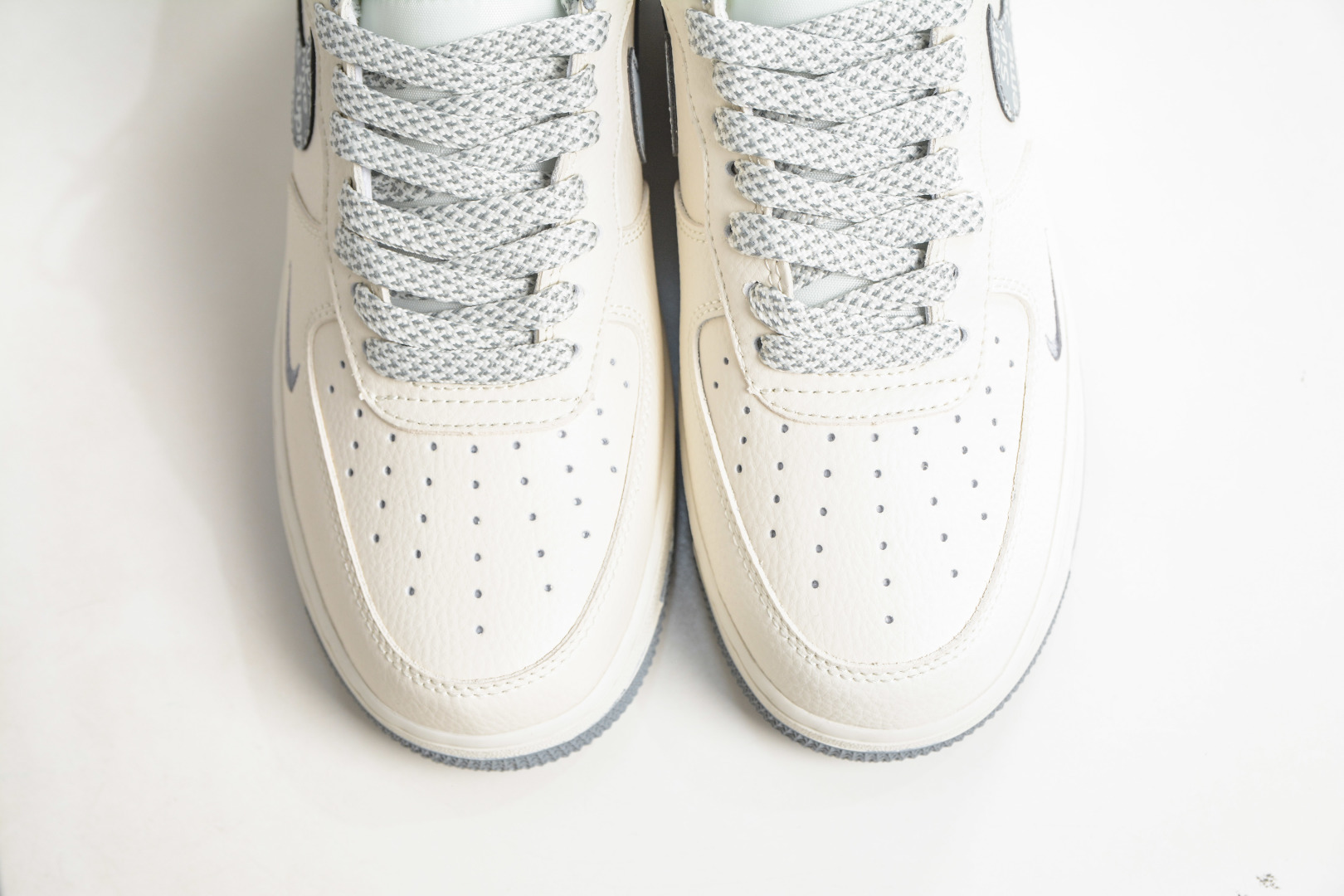 Nike Air Force 1 Low 07 x Supreme SUP联名-白灰 LD1999-027-Top High Quatity Cheap Sneakers Fashion Clothing Clothes Bags handbags Shoes of all Brand wholesale With The best Quality And Beautiful Price from China Factory Chinese suppliers wholesaler seller Nike Air Force 1 Low 07 x Supreme SUP联名-白灰 LD1999-027