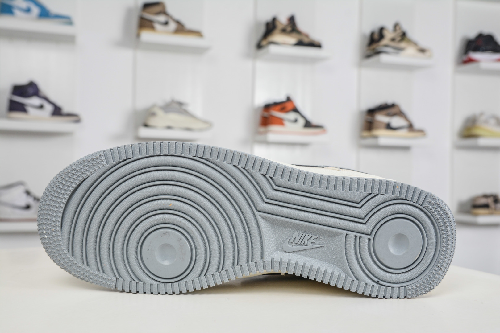 Nike Air Force 1 Low 07 x Supreme SUP联名-白灰 LD1999-027-Top High Quatity Cheap Sneakers Fashion Clothing Clothes Bags handbags Shoes of all Brand wholesale With The best Quality And Beautiful Price from China Factory Chinese suppliers wholesaler seller Nike Air Force 1 Low 07 x Supreme SUP联名-白灰 LD1999-027