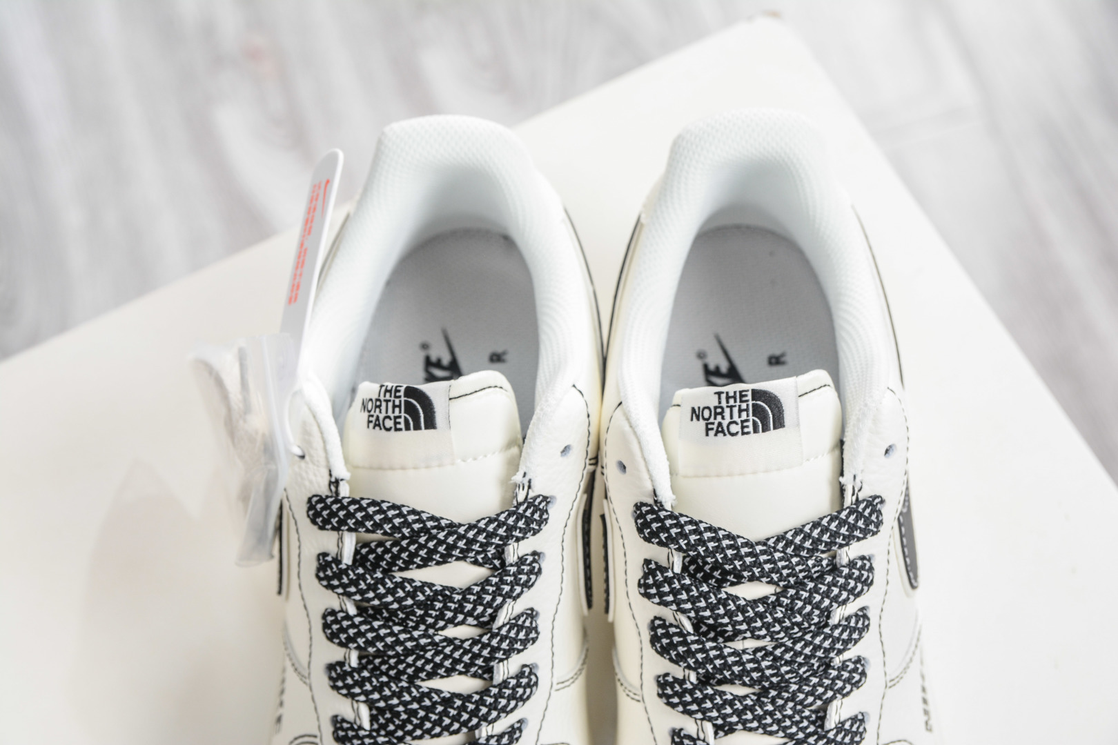 The North Face x NIke Air Force 1 北面联名-白黑 KG6699-F40-Top High Quatity Cheap Sneakers Fashion Clothing Clothes Bags handbags Shoes of all Brand wholesale With The best Quality And Beautiful Price from China Factory Chinese suppliers wholesaler seller The North Face x NIke Air Force 1 北面联名-白黑 KG6699-F40