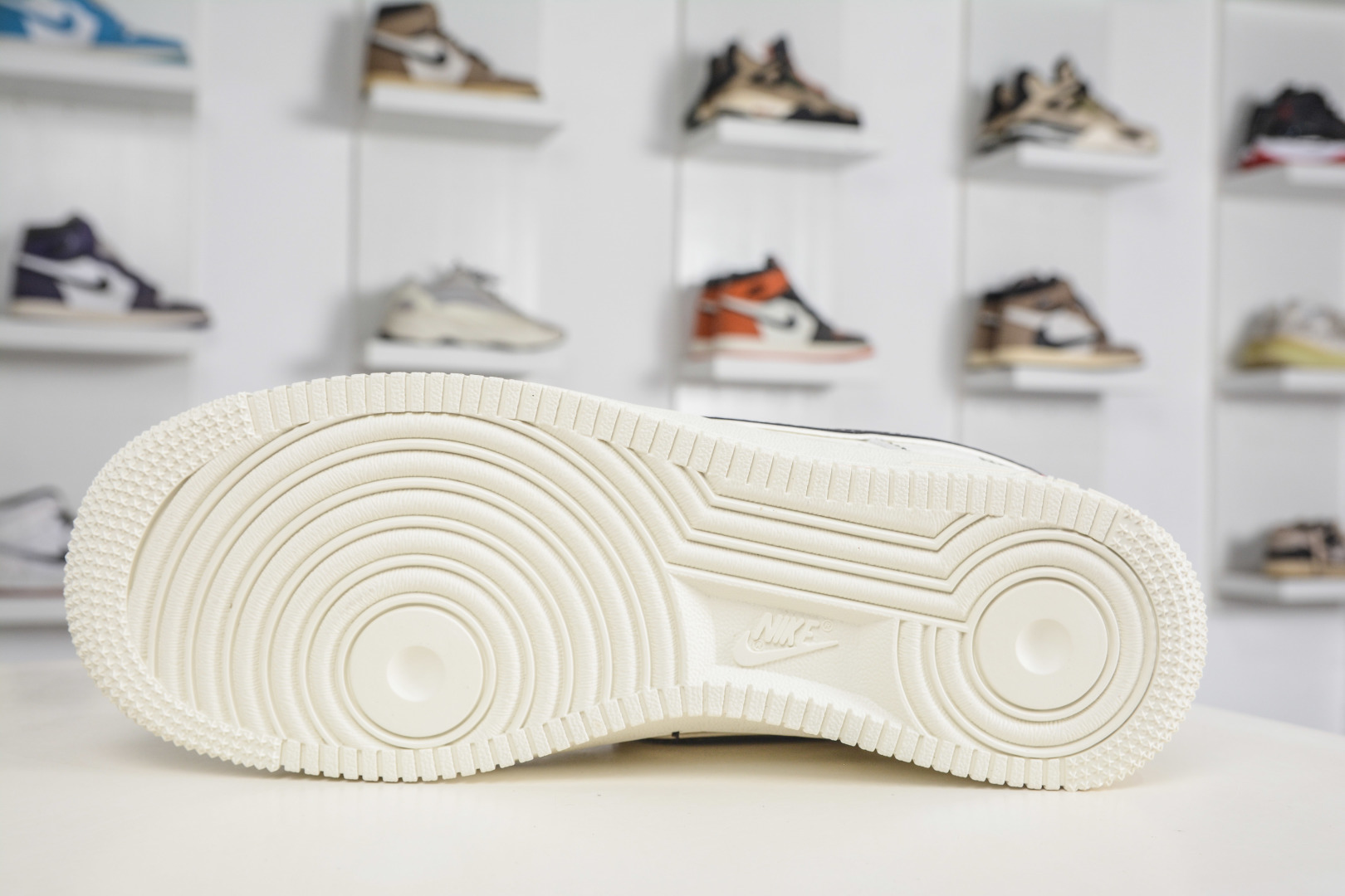 The North Face x NIke Air Force 1 北面联名-白黑 KG6699-F40-Top High Quatity Cheap Sneakers Fashion Clothing Clothes Bags handbags Shoes of all Brand wholesale With The best Quality And Beautiful Price from China Factory Chinese suppliers wholesaler seller The North Face x NIke Air Force 1 北面联名-白黑 KG6699-F40