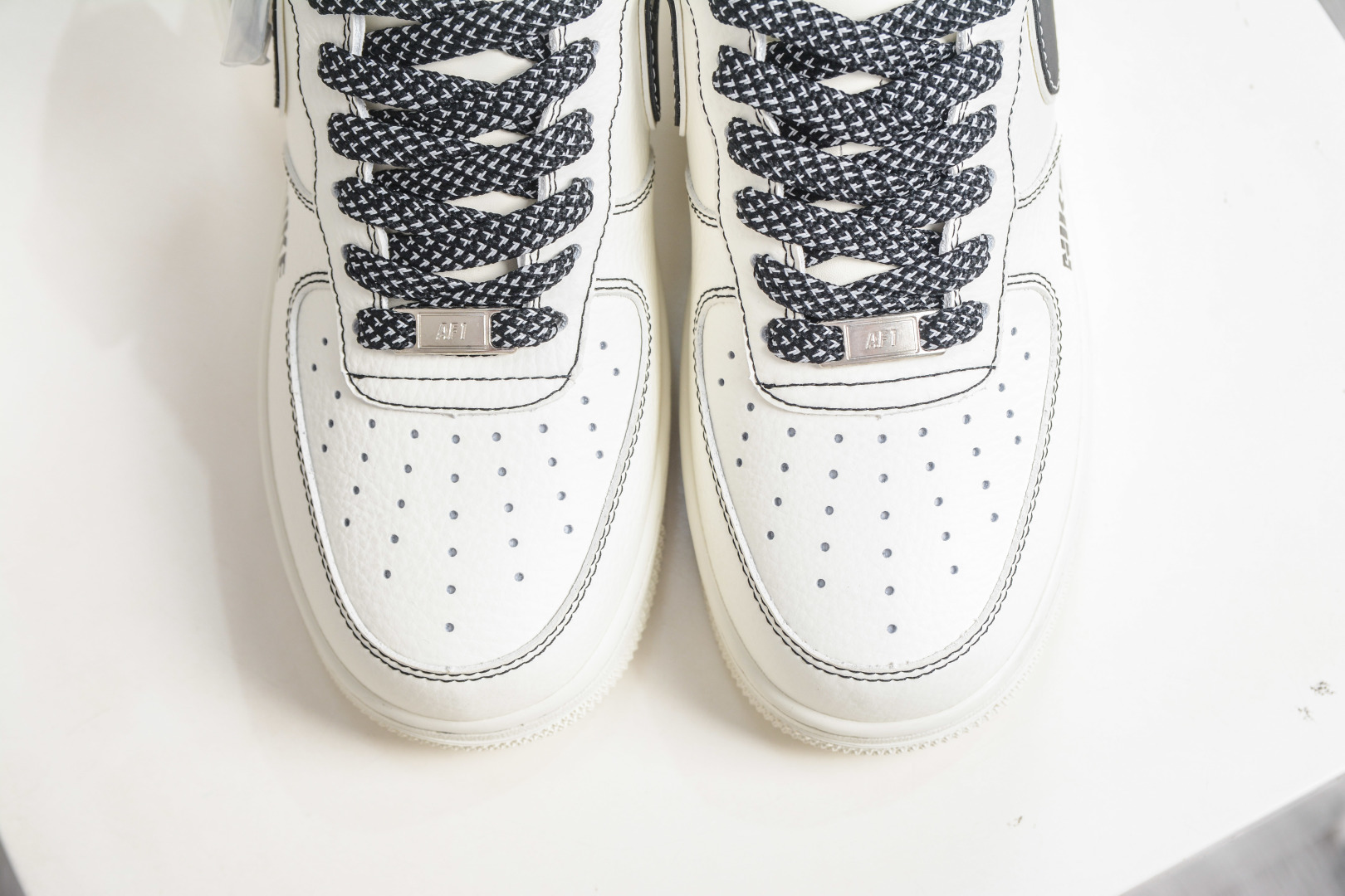 The North Face x NIke Air Force 1 北面联名-白黑 KG6699-F40-Top High Quatity Cheap Sneakers Fashion Clothing Clothes Bags handbags Shoes of all Brand wholesale With The best Quality And Beautiful Price from China Factory Chinese suppliers wholesaler seller The North Face x NIke Air Force 1 北面联名-白黑 KG6699-F40