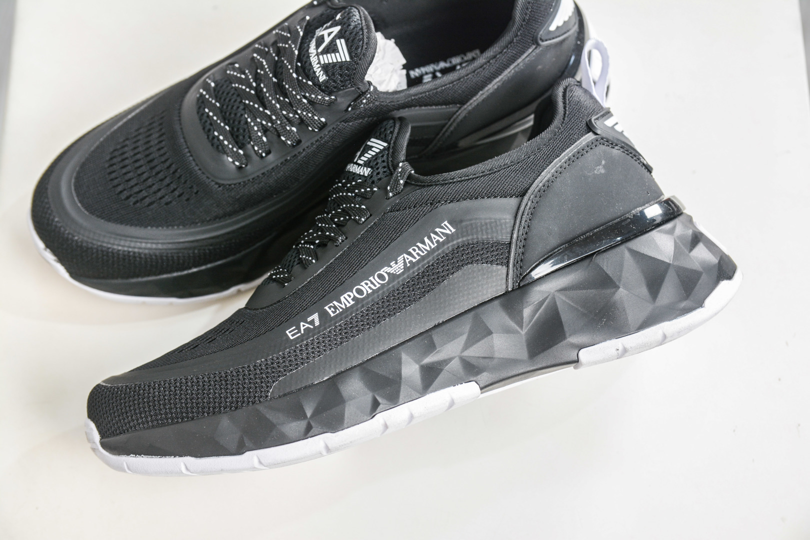 Emporio Armani EA7 舒适百搭系带低帮休闲跑步鞋-Top High Quatity Cheap Sneakers Fashion Clothing Clothes Bags handbags Shoes of all Brand wholesale With The best Quality And Beautiful Price from China Factory Chinese suppliers wholesaler seller Emporio Armani EA7 舒适百搭系带低帮休闲跑步鞋