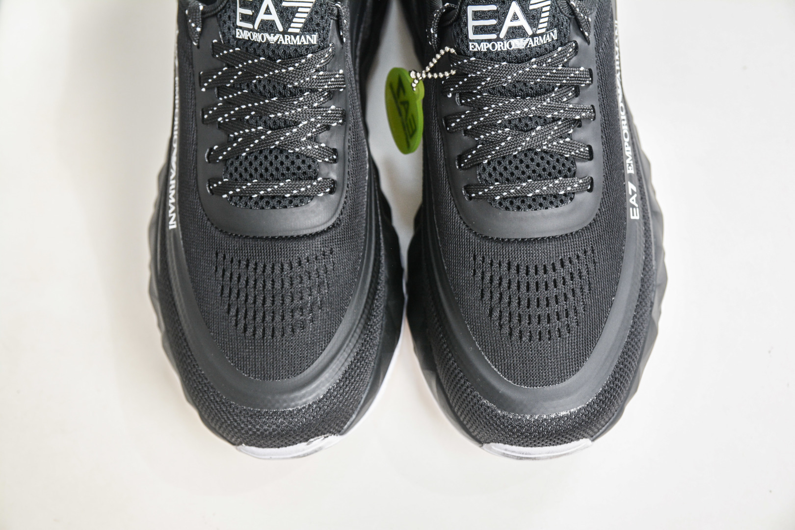 Emporio Armani EA7 舒适百搭系带低帮休闲跑步鞋-Top High Quatity Cheap Sneakers Fashion Clothing Clothes Bags handbags Shoes of all Brand wholesale With The best Quality And Beautiful Price from China Factory Chinese suppliers wholesaler seller Emporio Armani EA7 舒适百搭系带低帮休闲跑步鞋