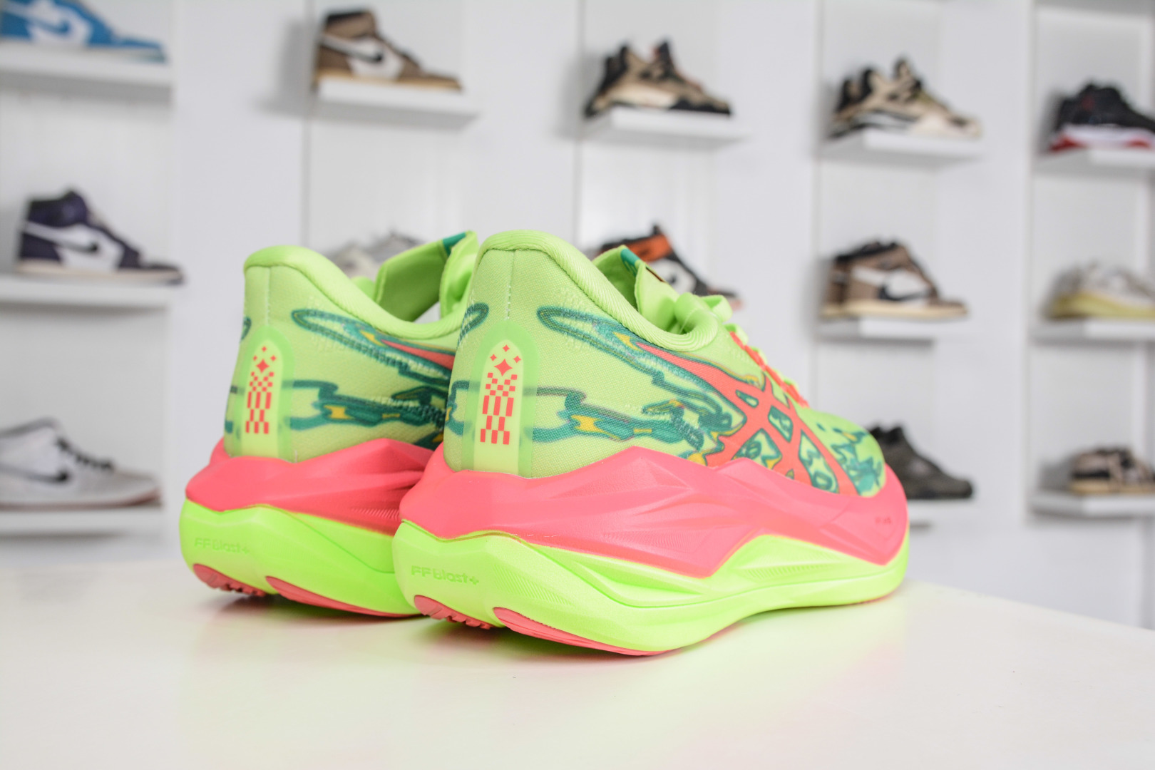 Asics SuperBlast 3 亚瑟士 轻量回弹舒适透气支撑跑步鞋 1013A189-002